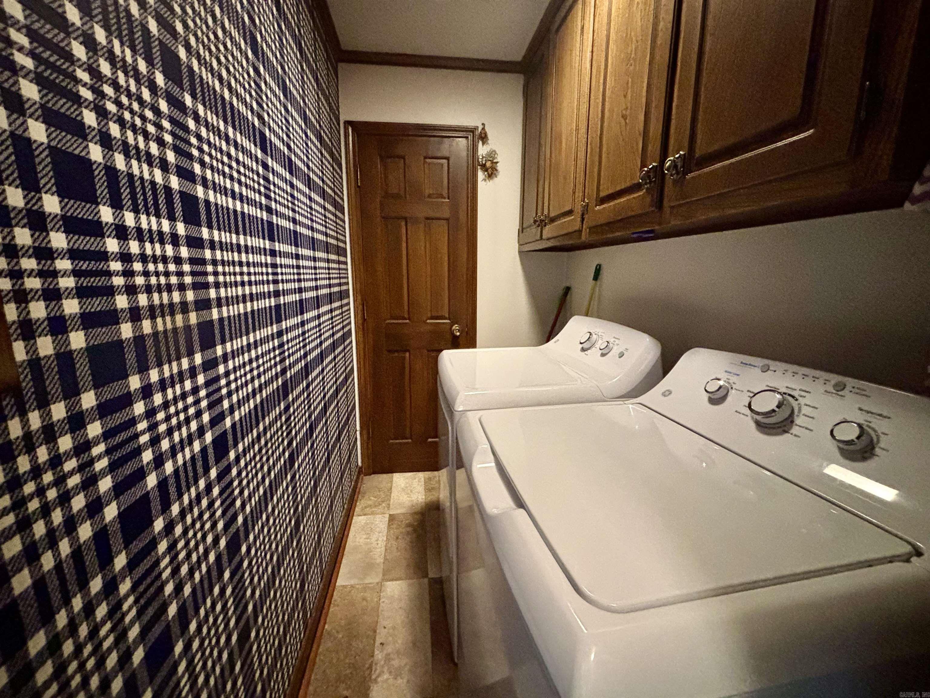 COUNTRY CLUB ADDN - Residential