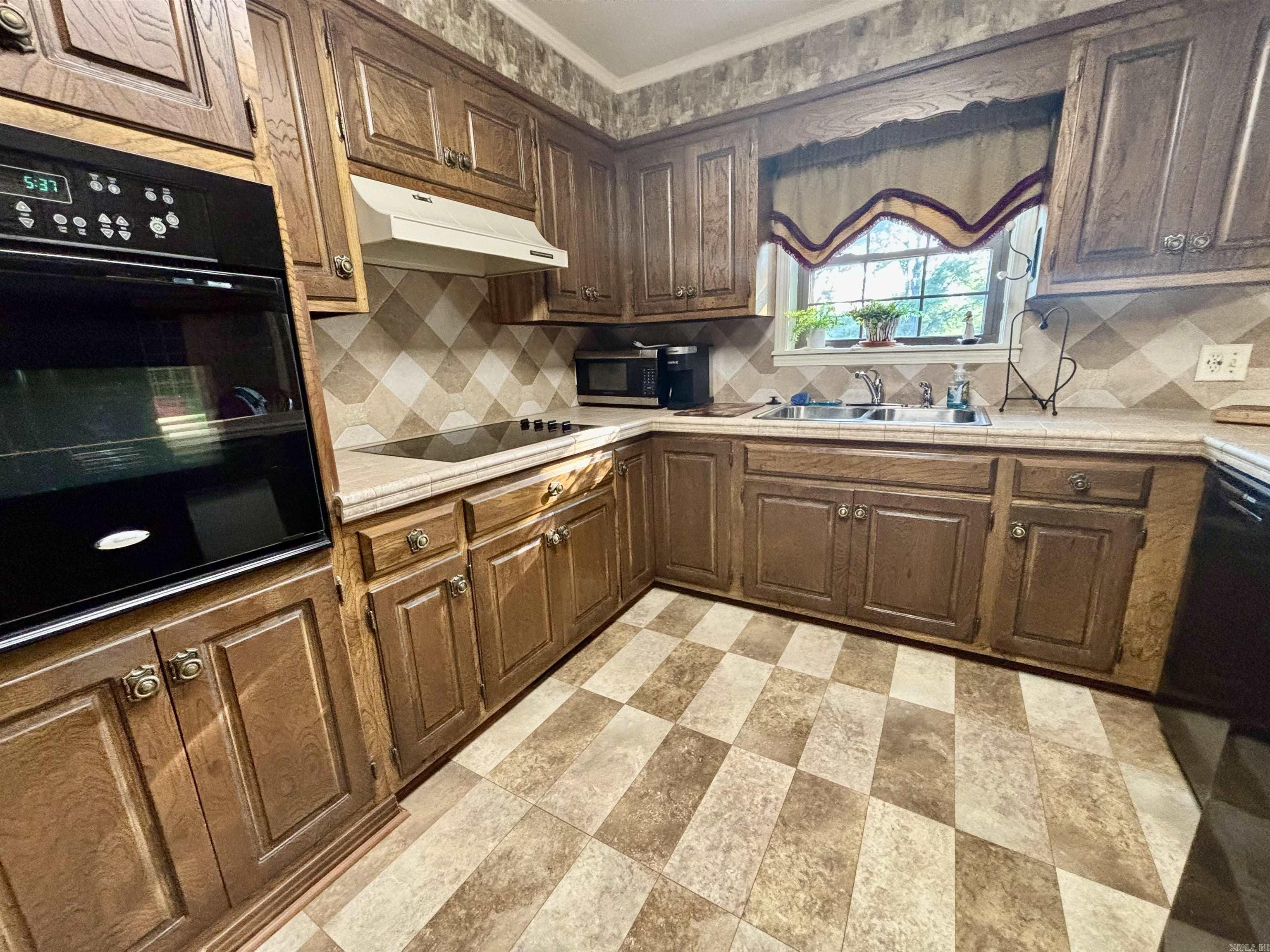 COUNTRY CLUB ADDN - Residential