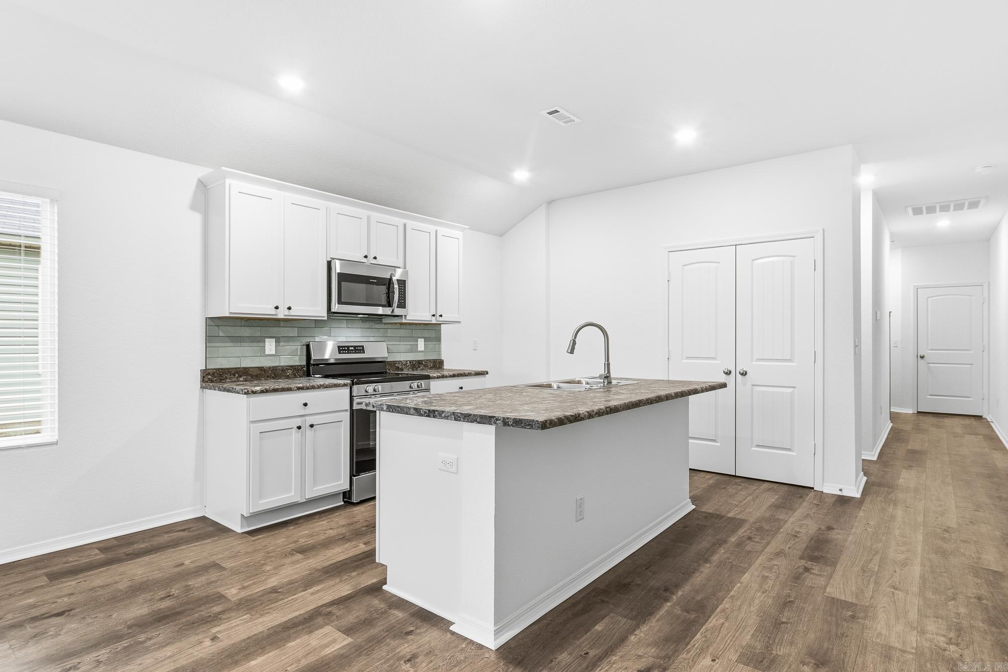 STAGECOACH MEADOWS - Residential