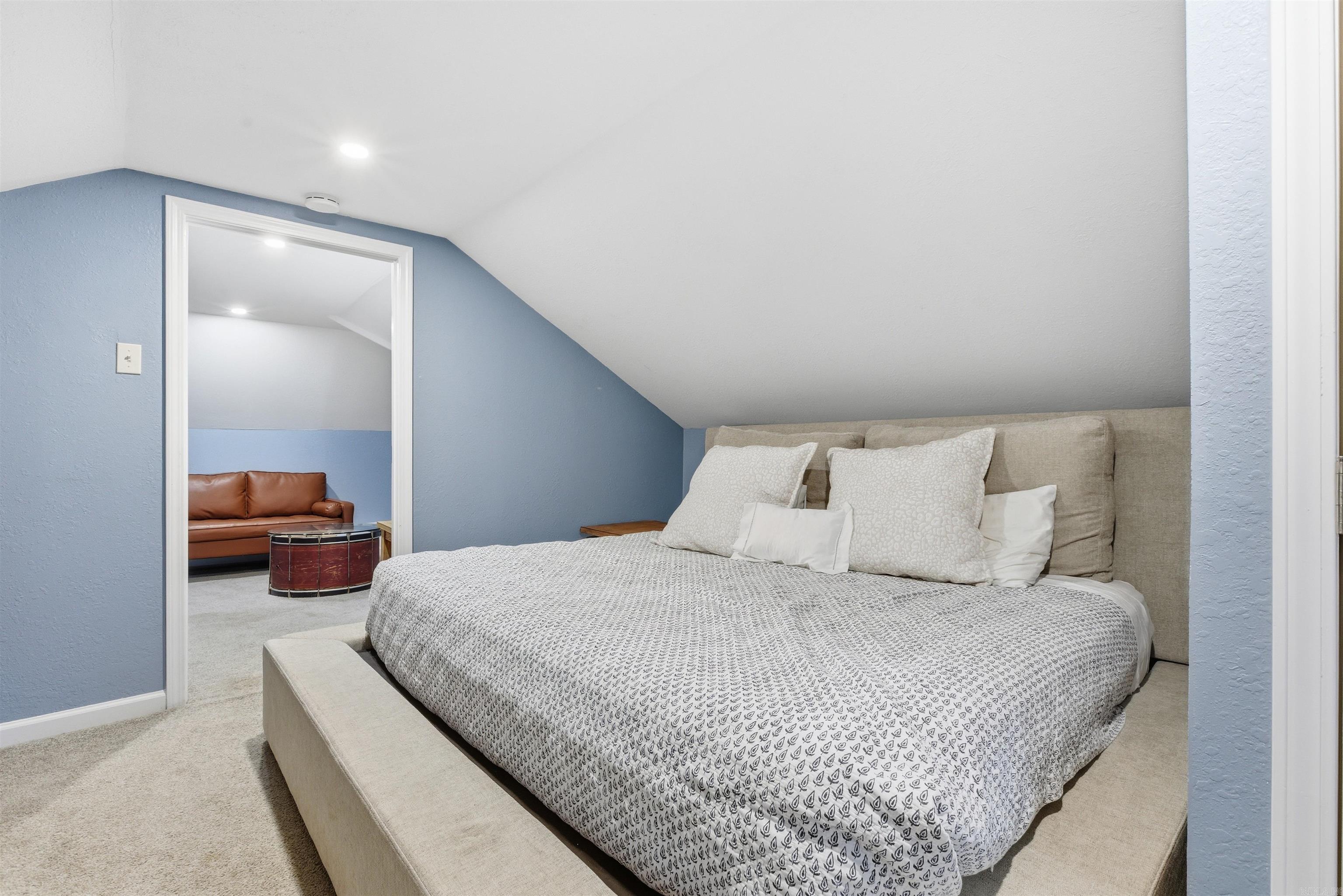 CLIFFEWOOD - Residential