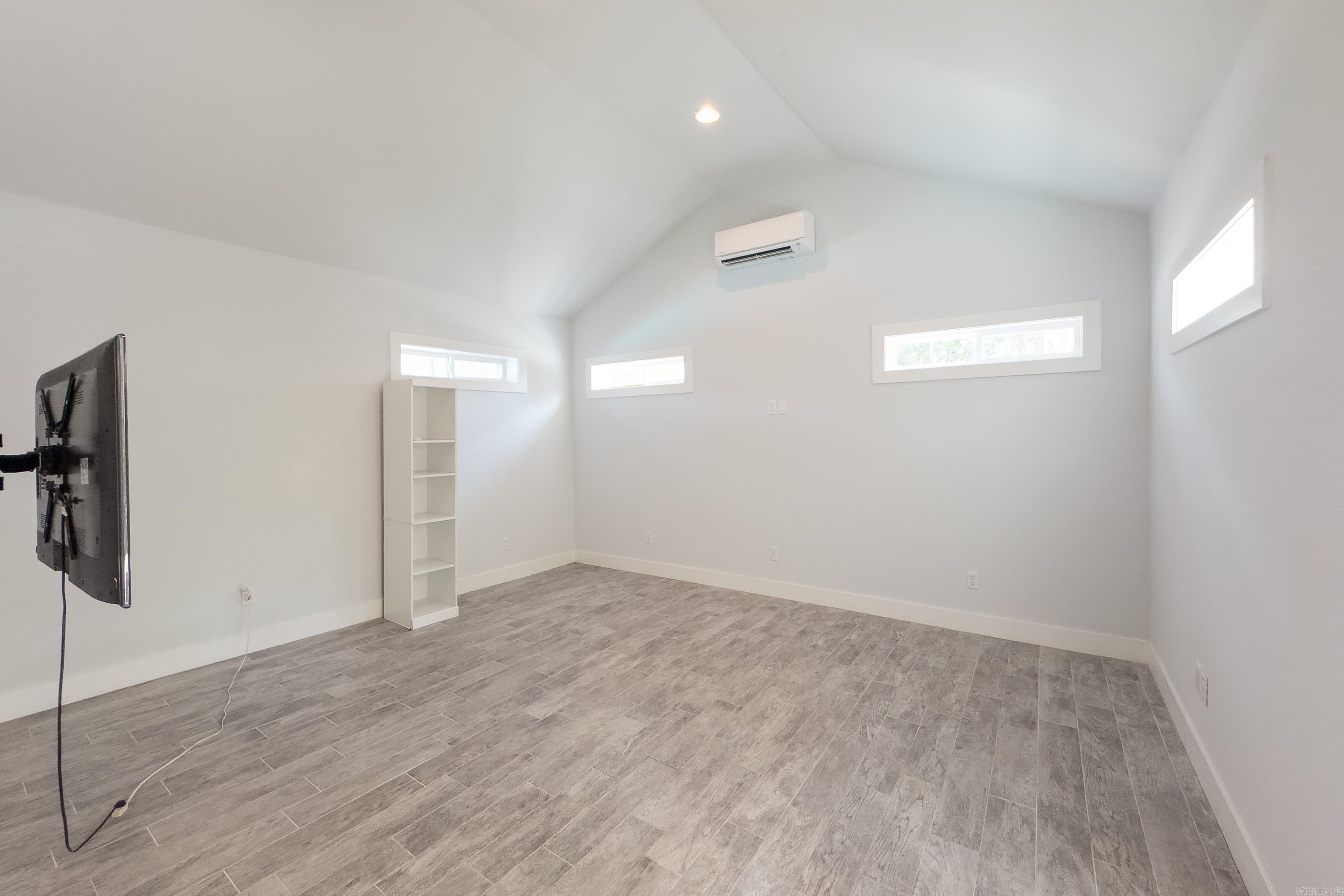 MIDLAND HILLS - Residential