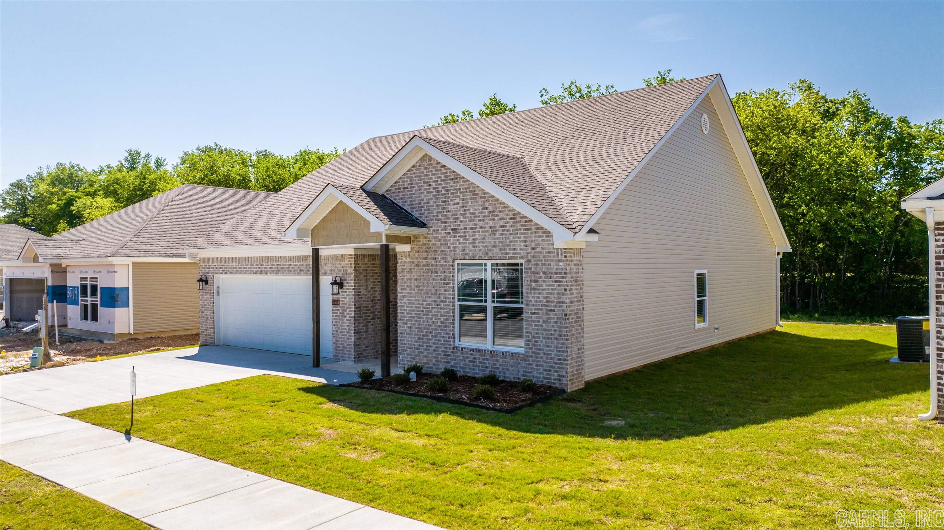 THE VILLAGES AT MAGNOLIA LANE - Residential