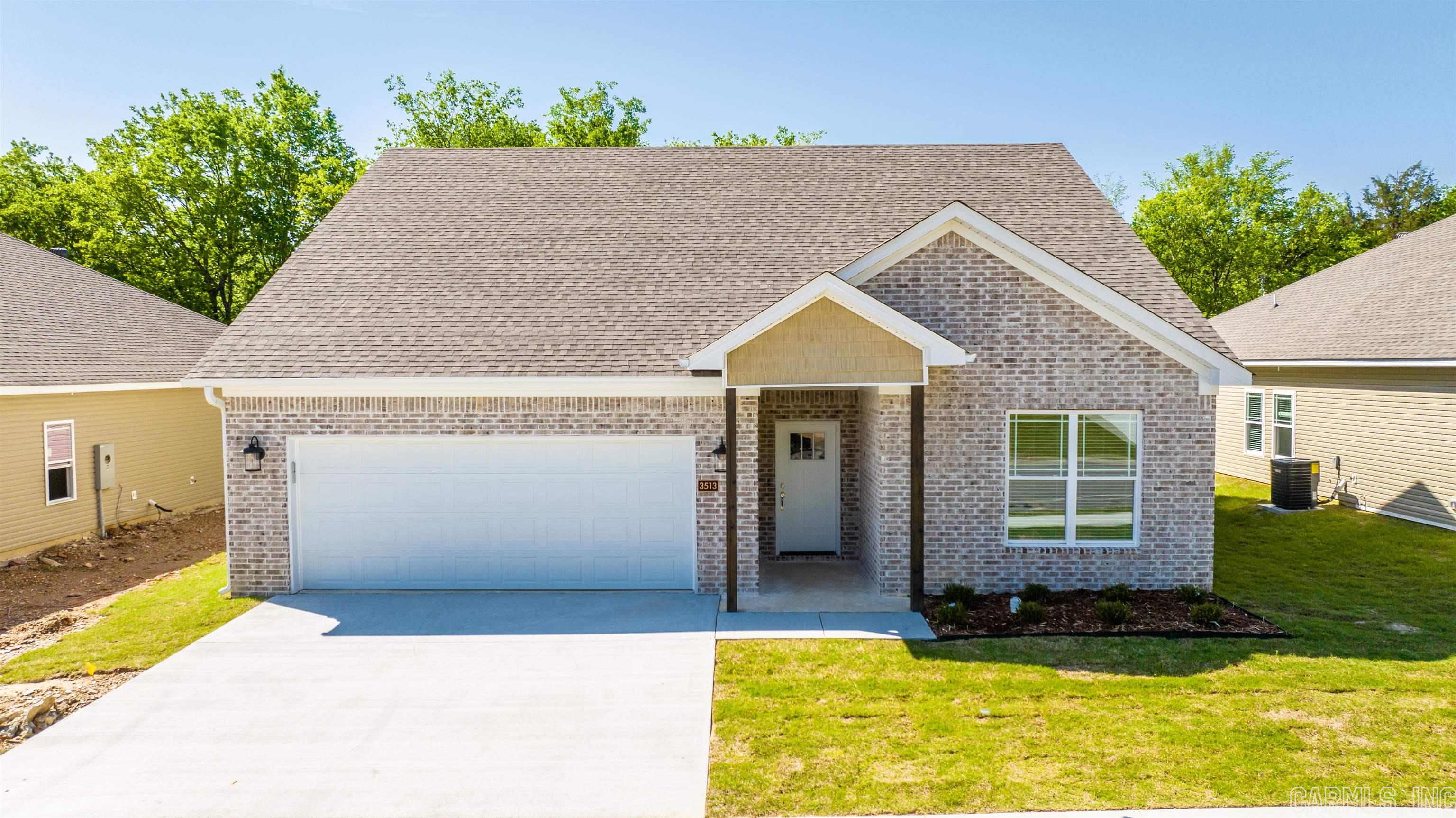 THE VILLAGES AT MAGNOLIA LANE - Residential