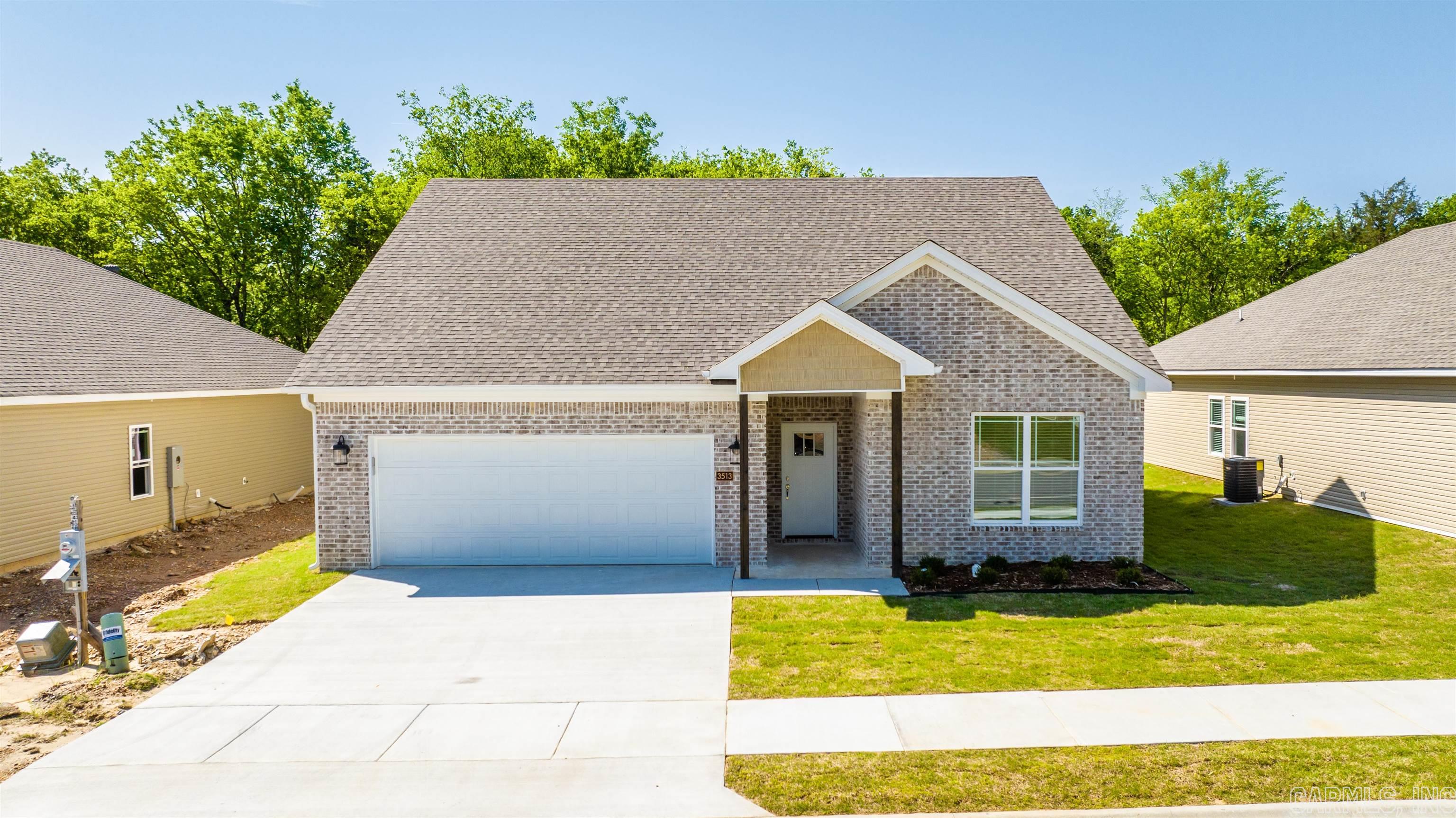 THE VILLAGES AT MAGNOLIA LANE - Residential