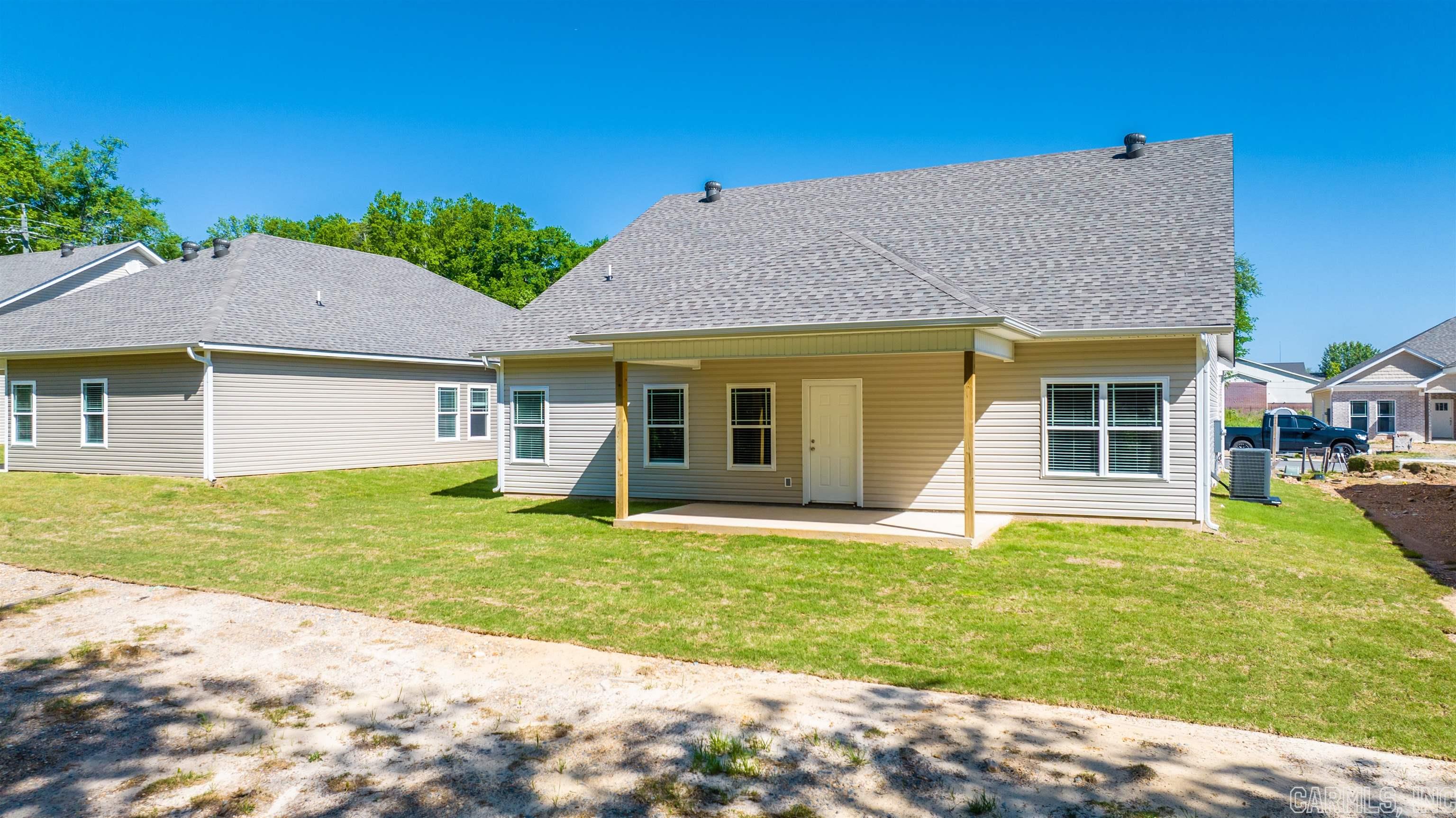 THE VILLAGES AT MAGNOLIA LANE - Residential