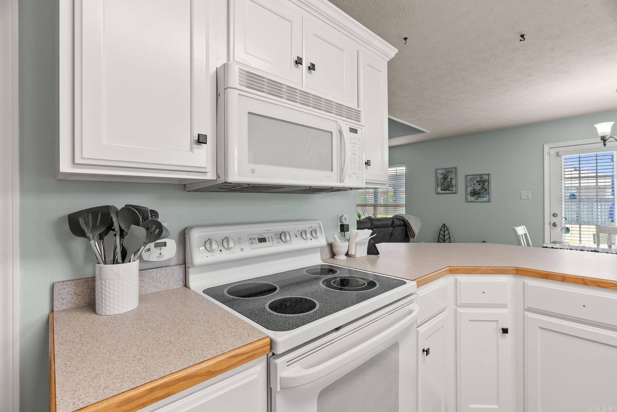 BROWNSTONE - Residential