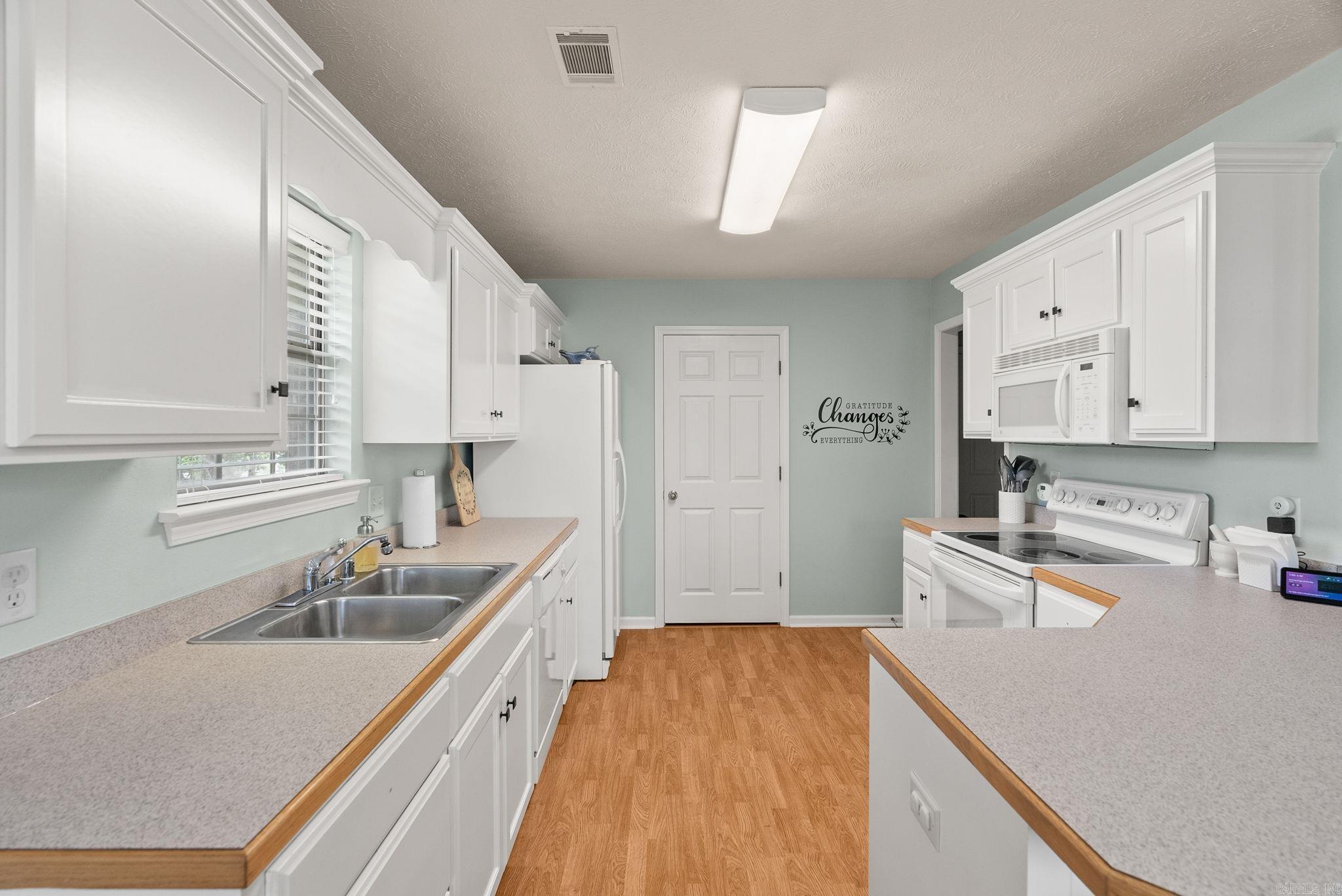 BROWNSTONE - Residential