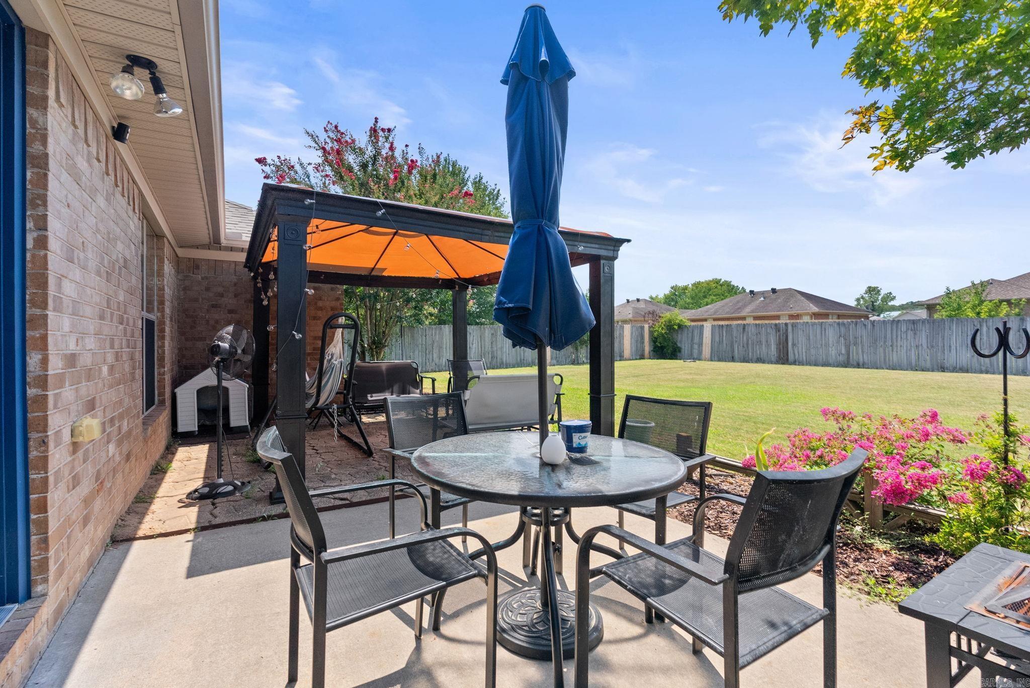 BROWNSTONE - Residential