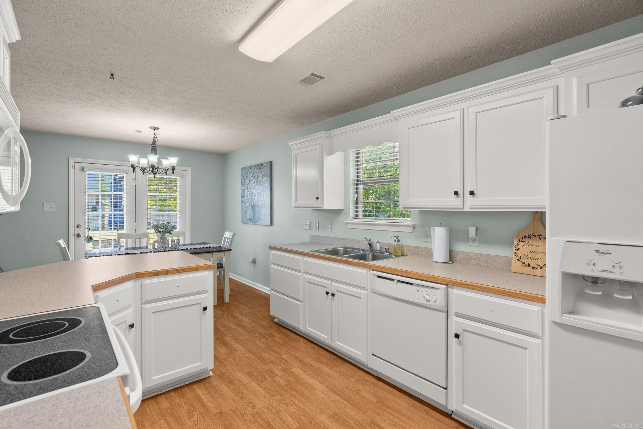 BROWNSTONE - Residential