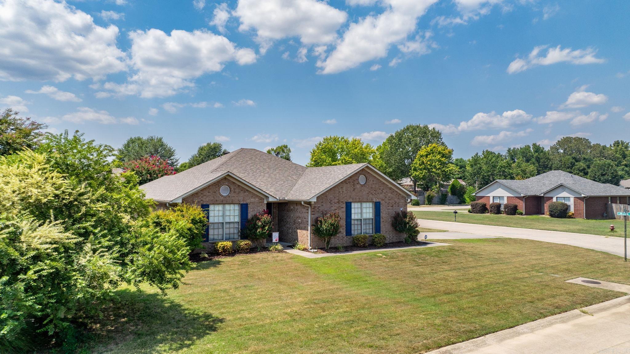 BROWNSTONE - Residential