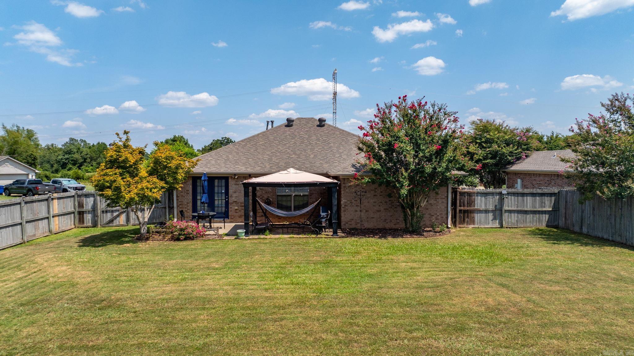 BROWNSTONE - Residential