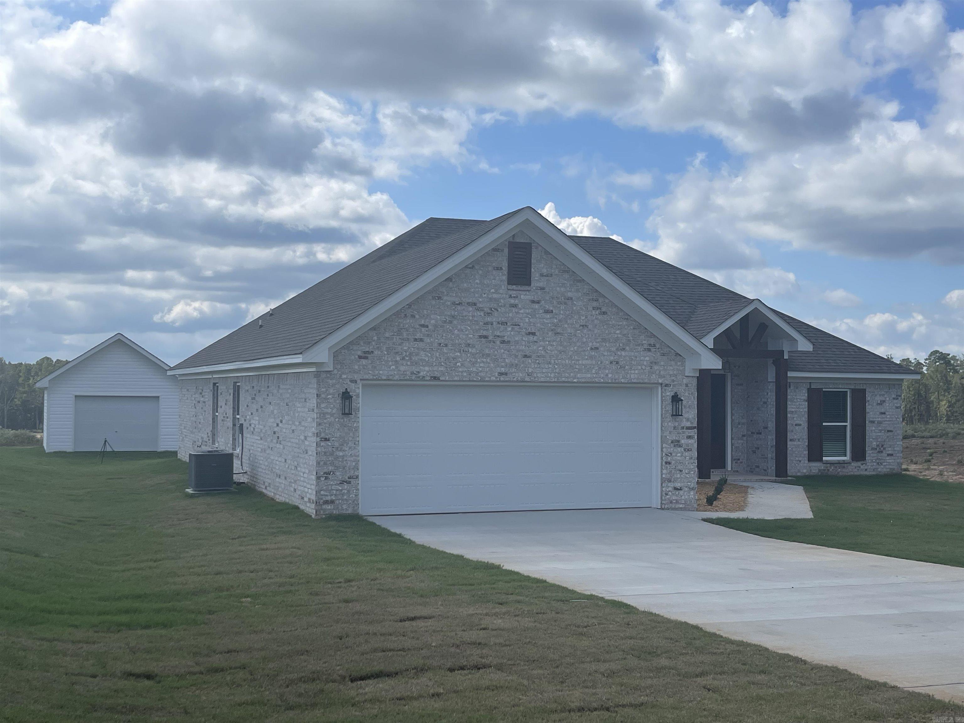 NATALIE&apos;S PLACE - Residential