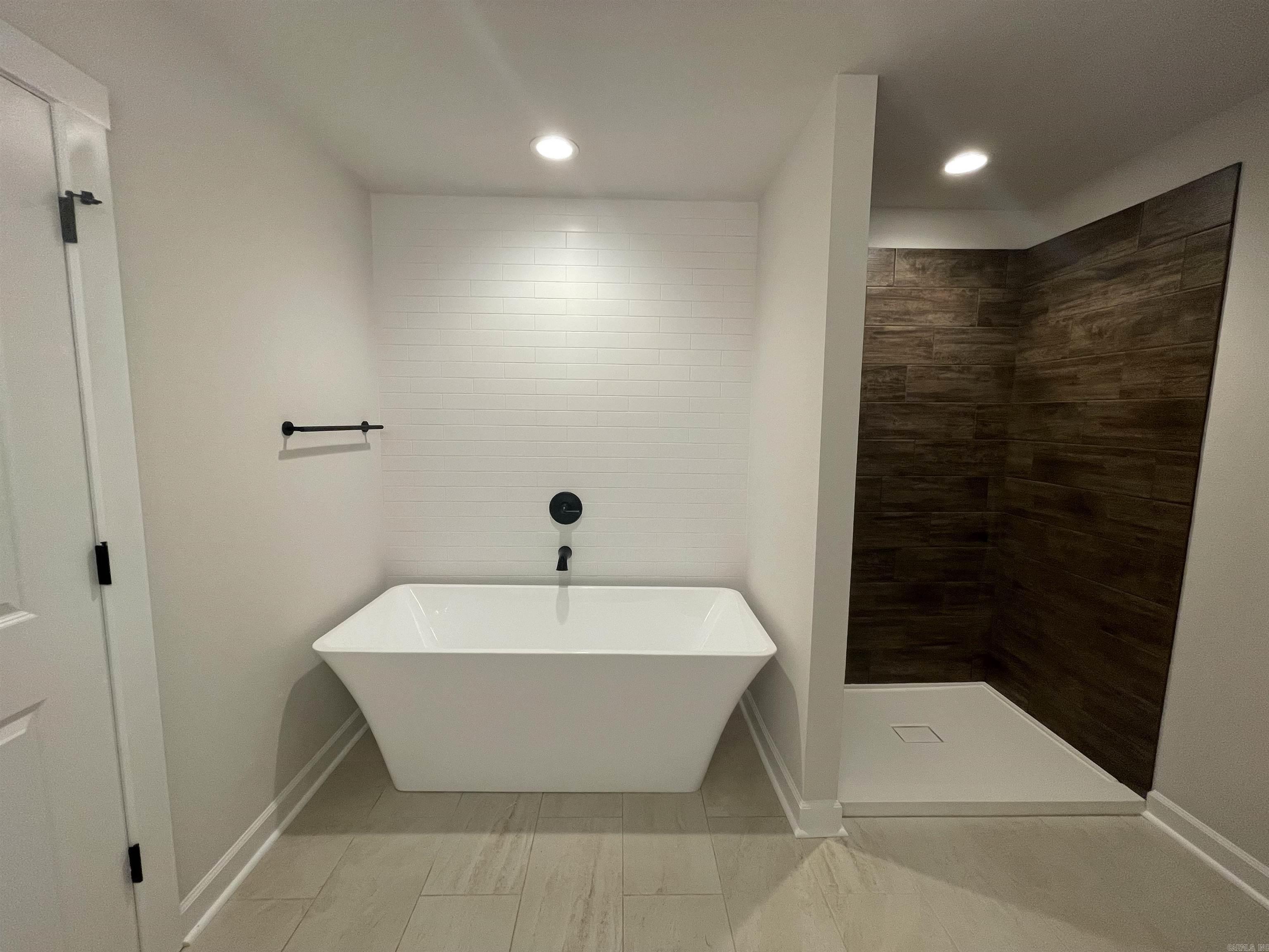 NATALIE&apos;S PLACE - Residential