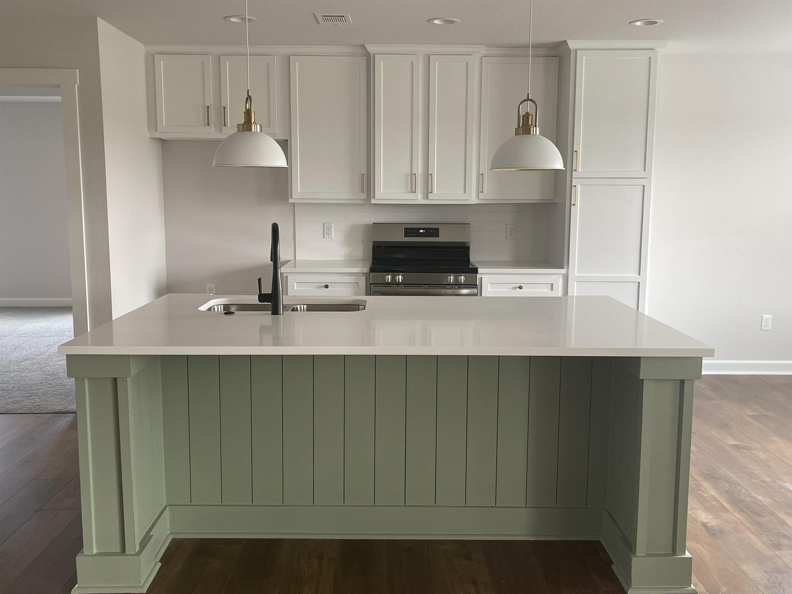 NATALIE&apos;S PLACE - Residential