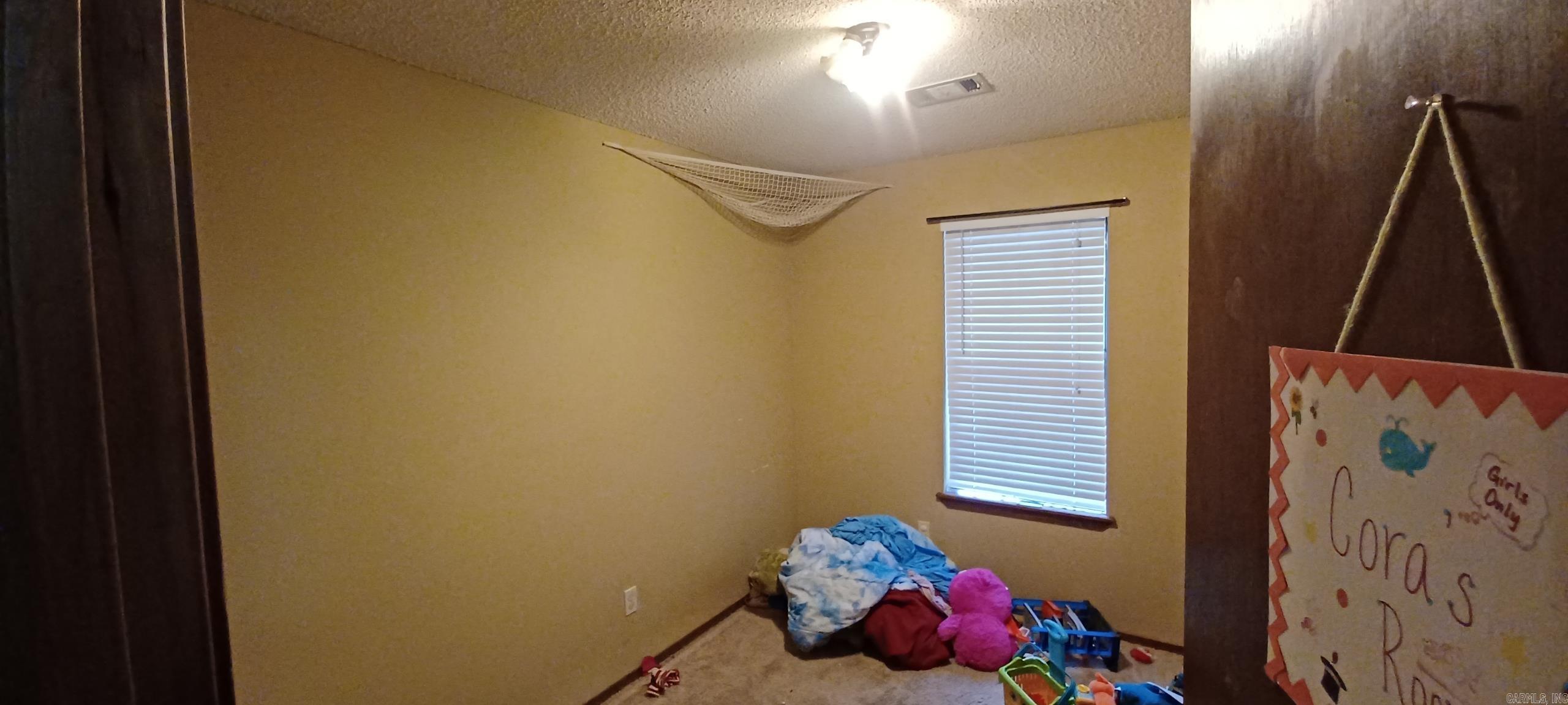 HIGHLAND ACRES - Residential