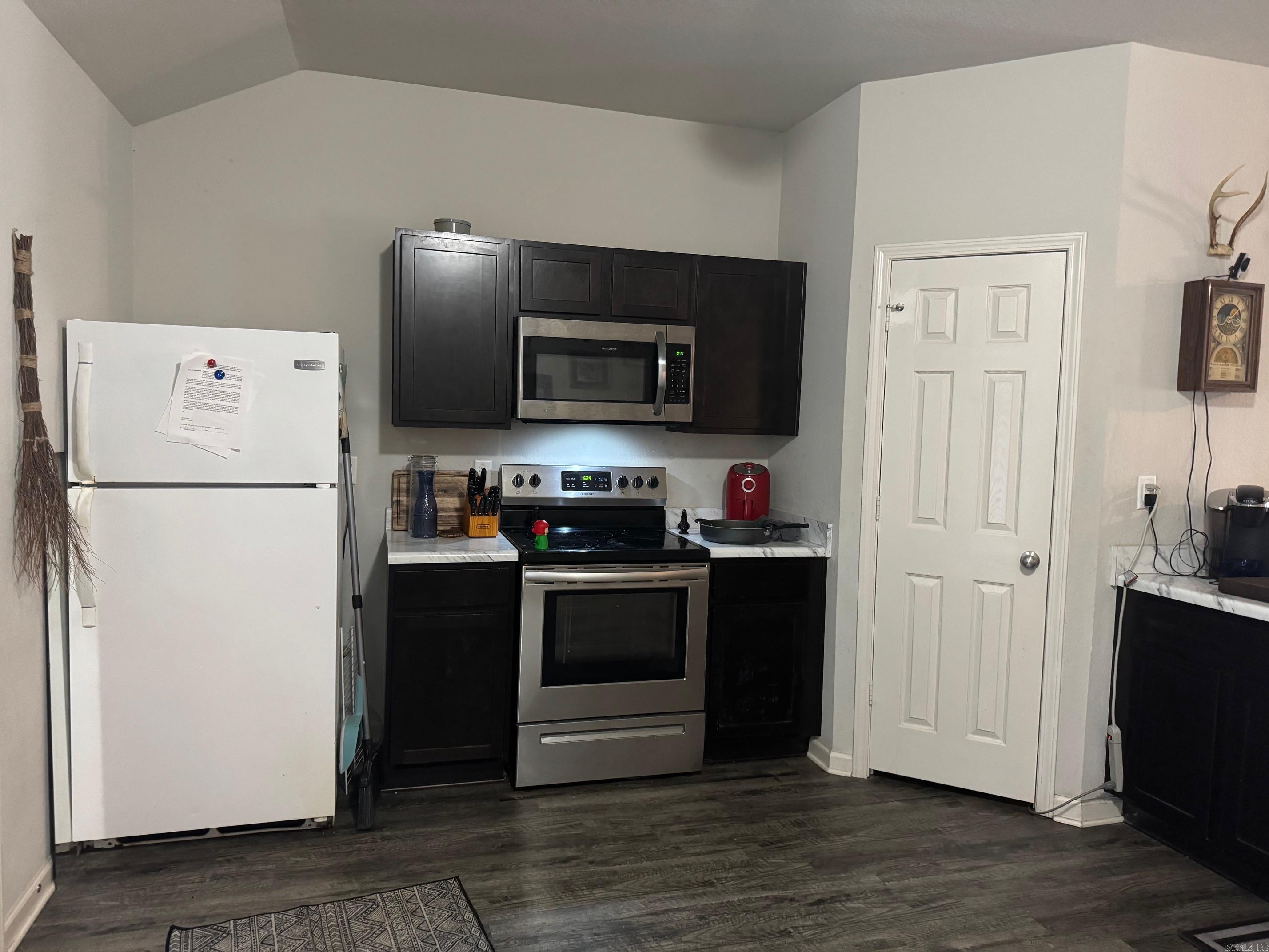 MUSEUM MEADOWS - Residential