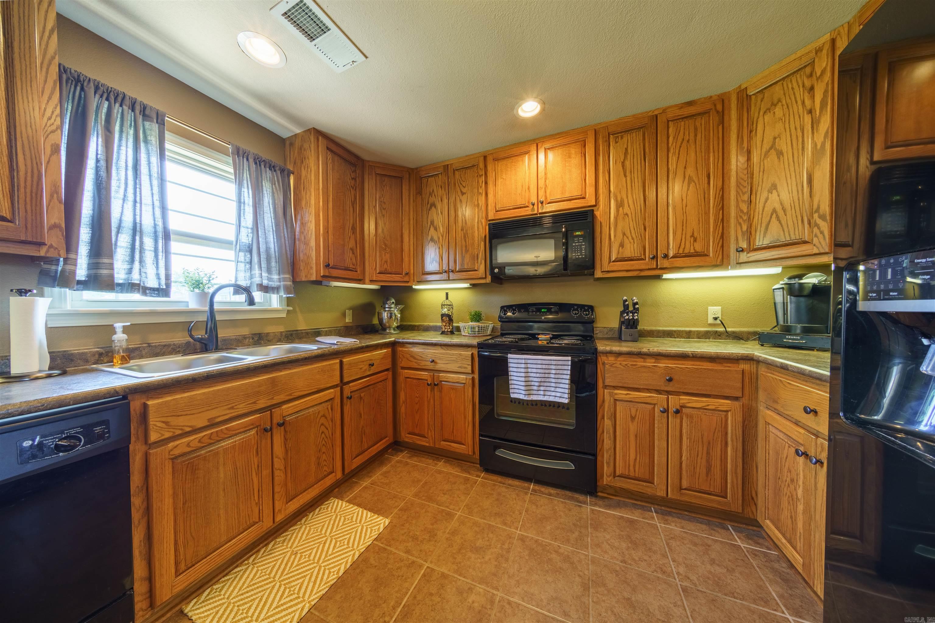 DOUBLE OAK ESTATES - Residential