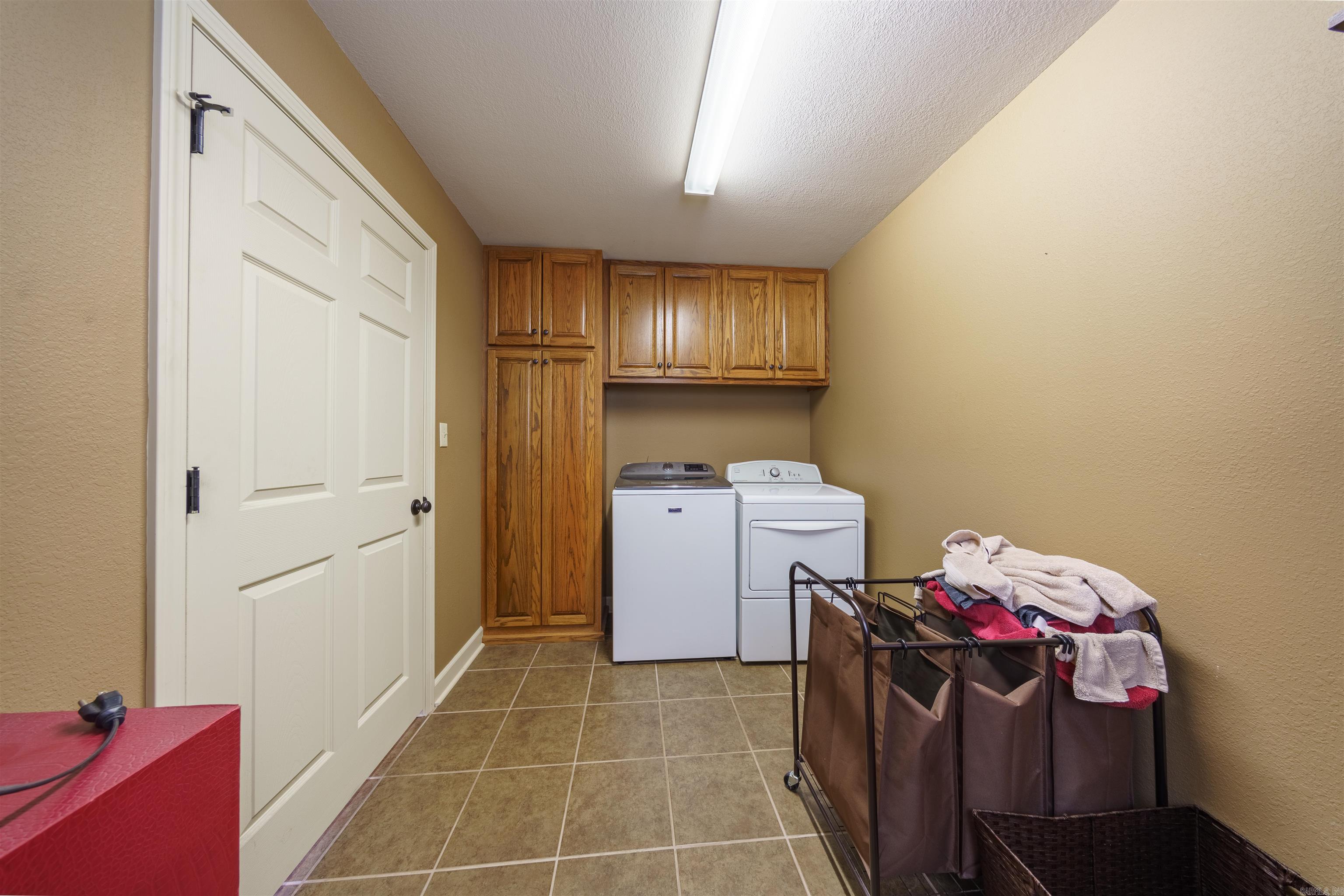 DOUBLE OAK ESTATES - Residential