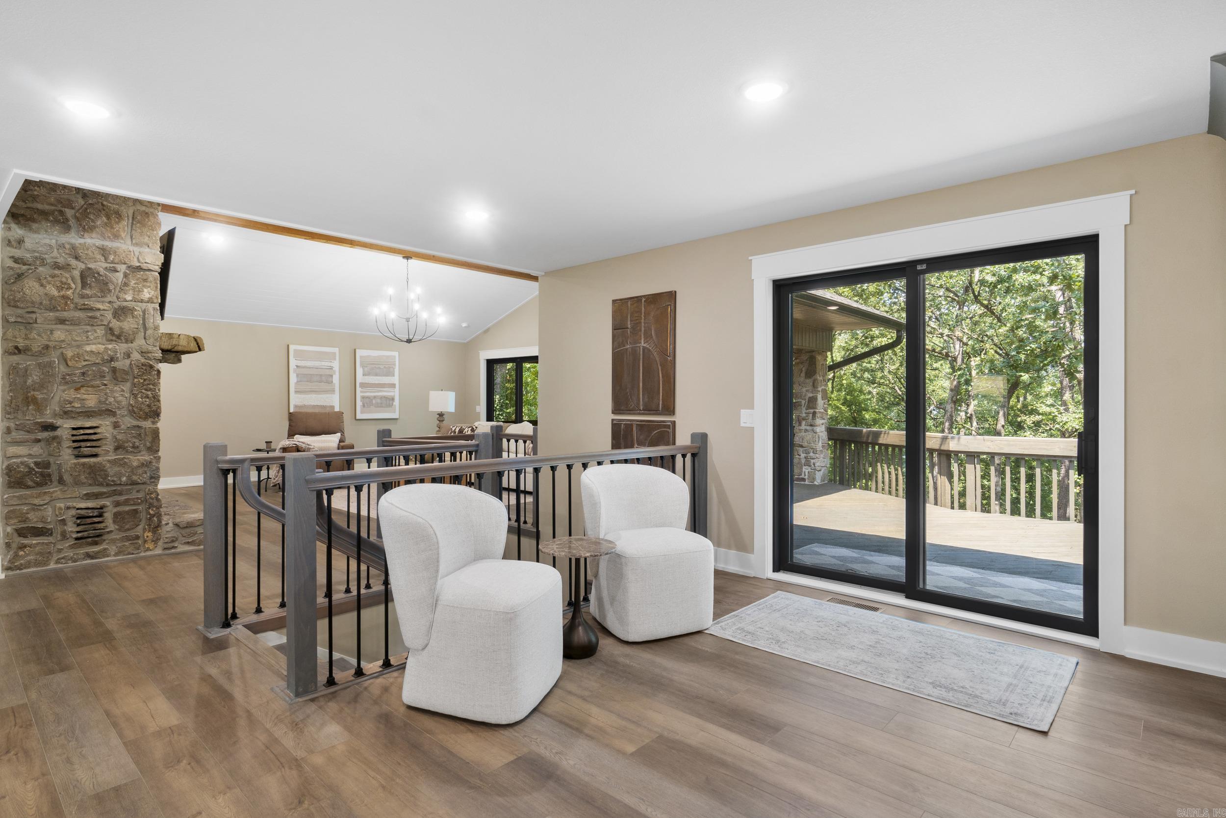 BAYWOOD - LAKE - Residential