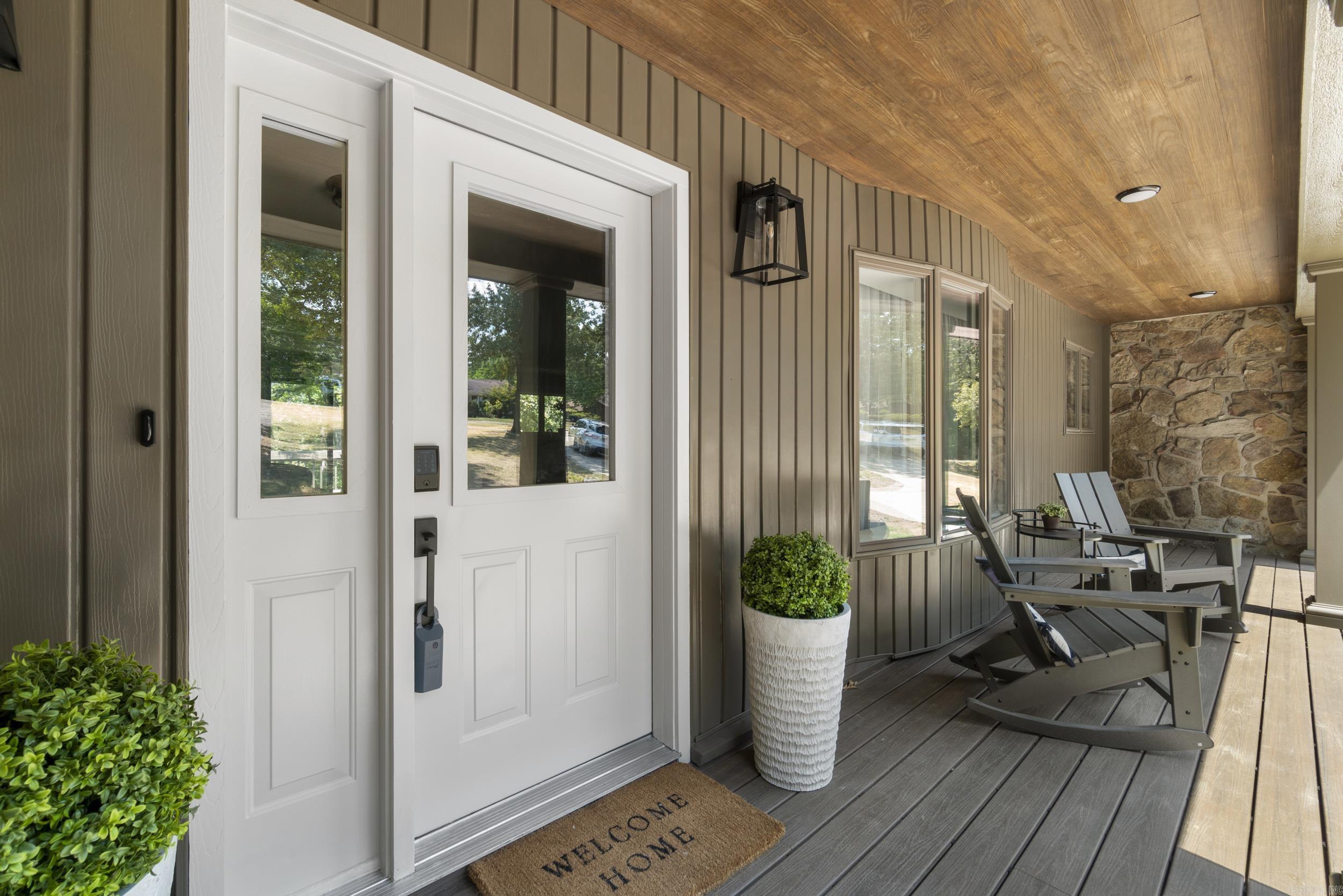 BAYWOOD - LAKE - Residential