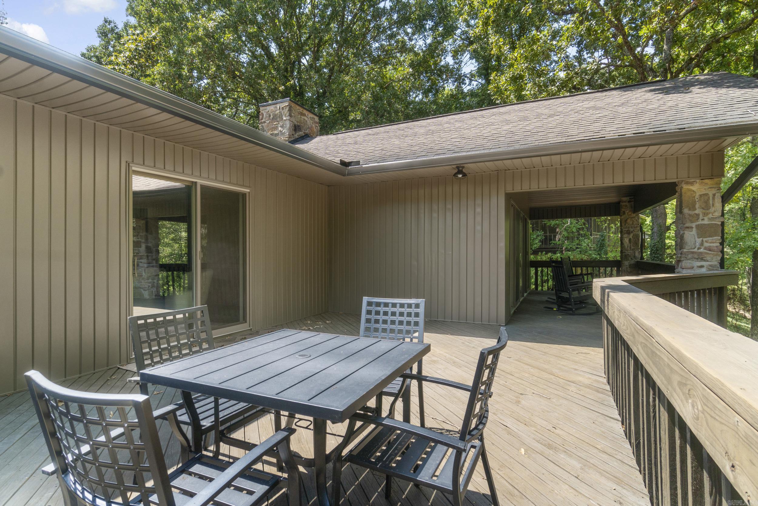 BAYWOOD - LAKE - Residential
