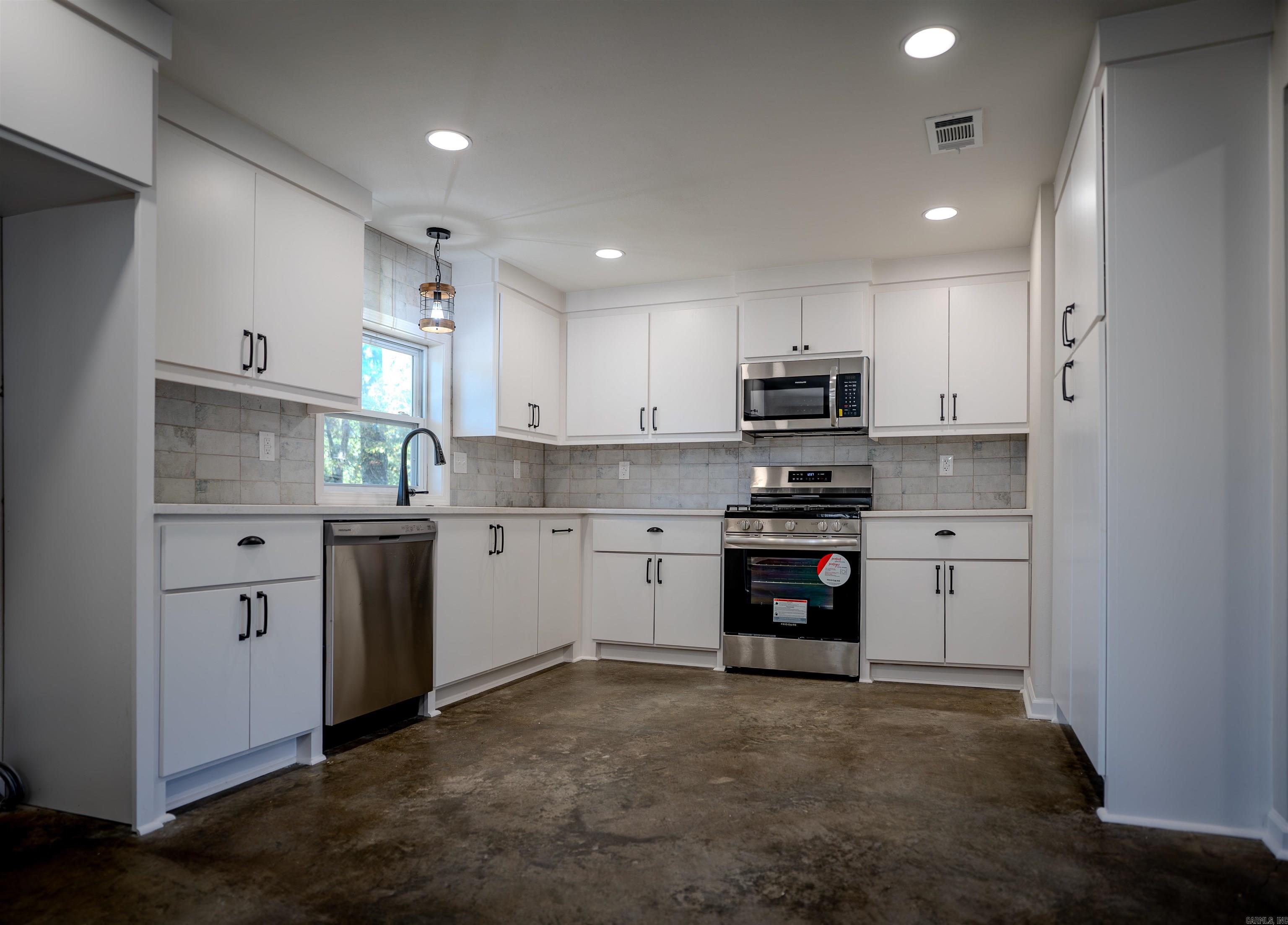 SMITH ACRES - Residential