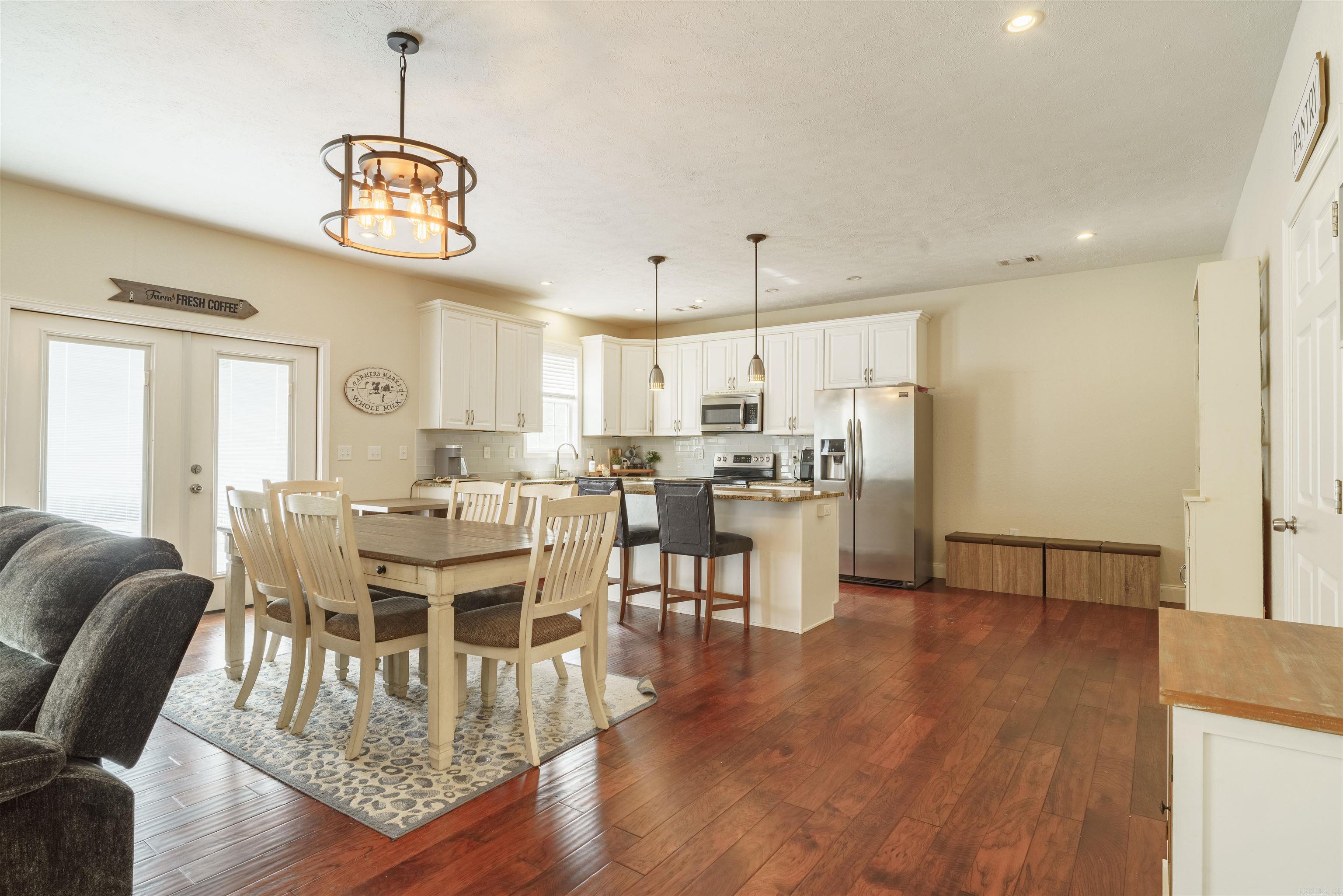 DOUBLE OAK ESTATES - Residential