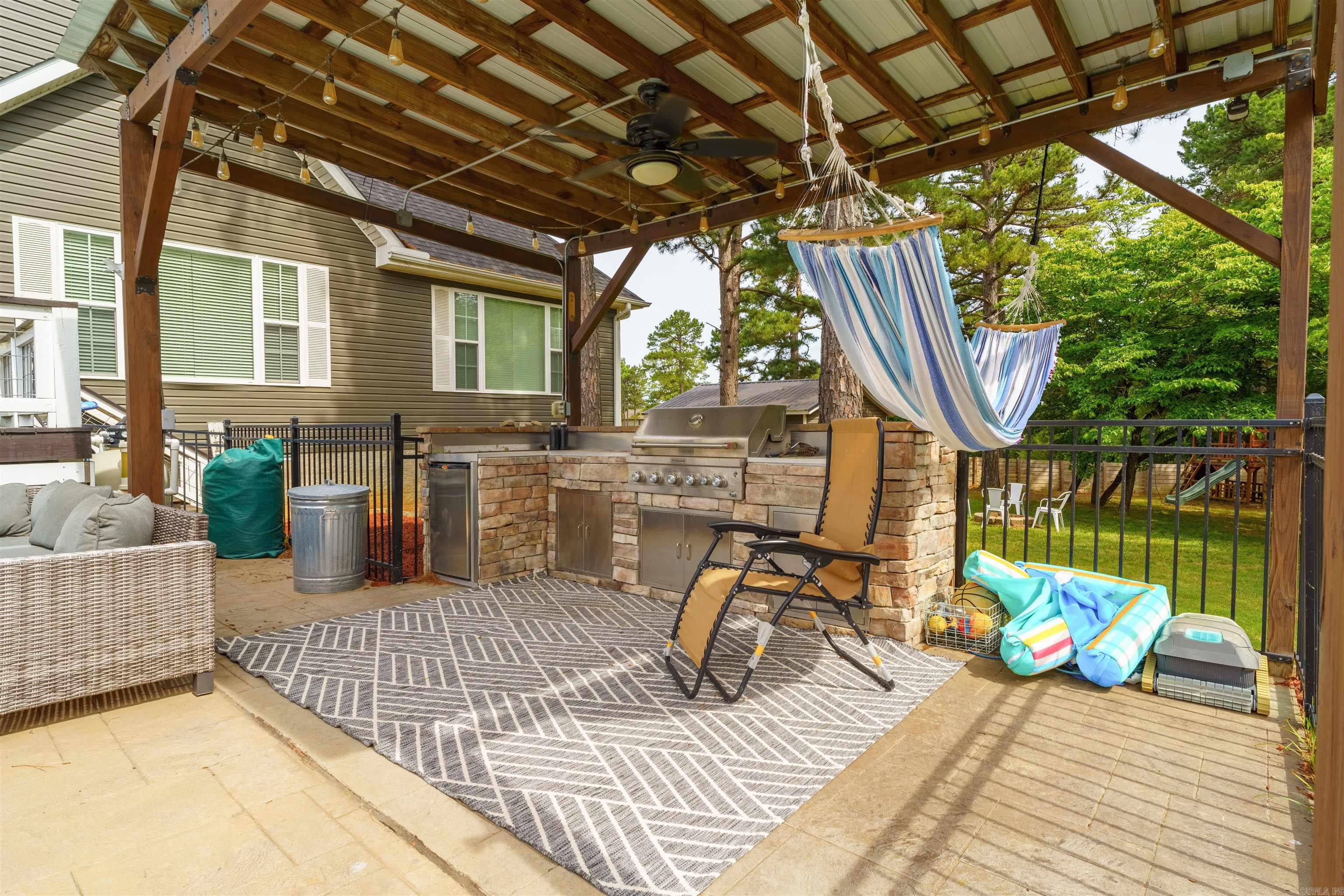 DOUBLE OAK ESTATES - Residential