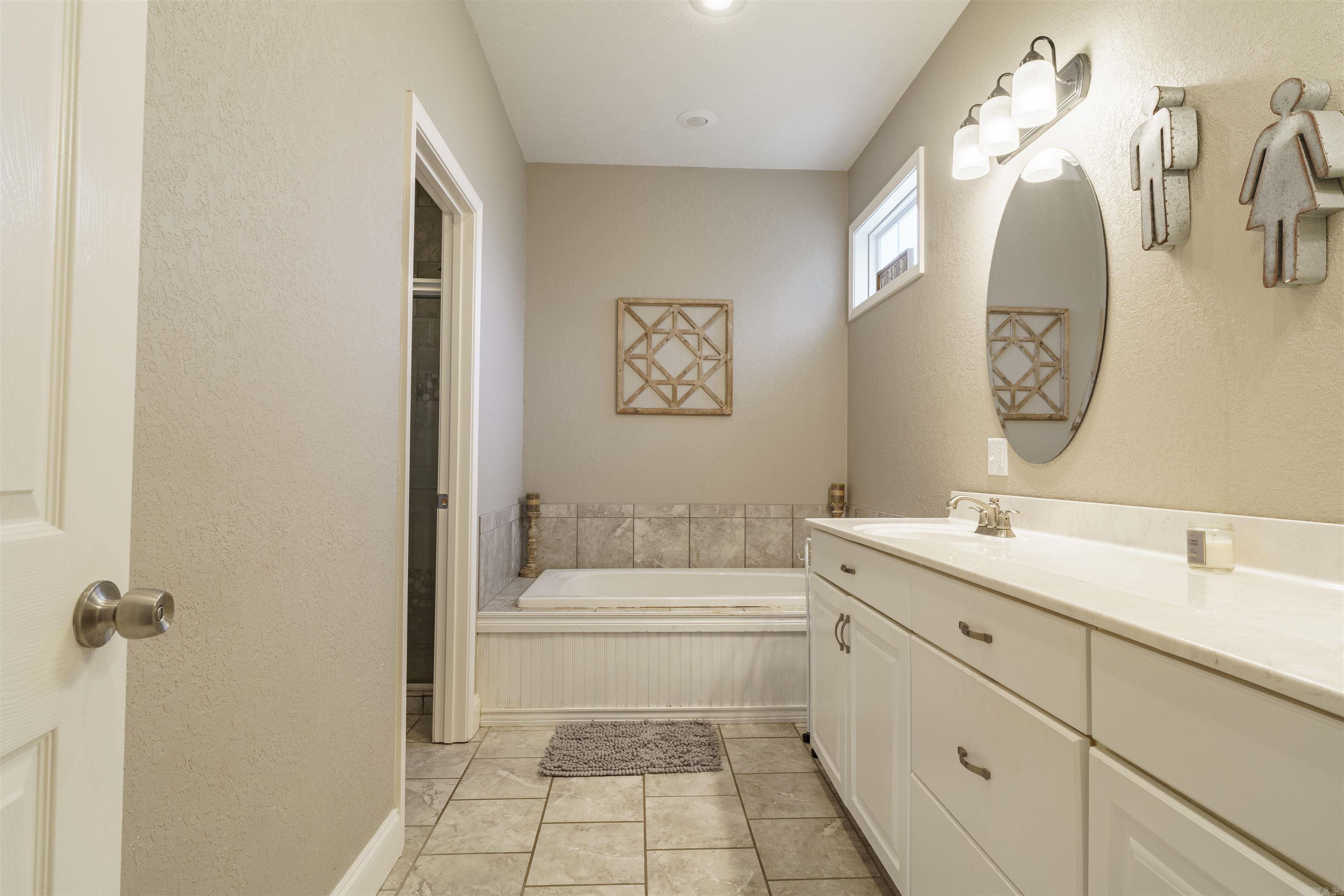 DOUBLE OAK ESTATES - Residential