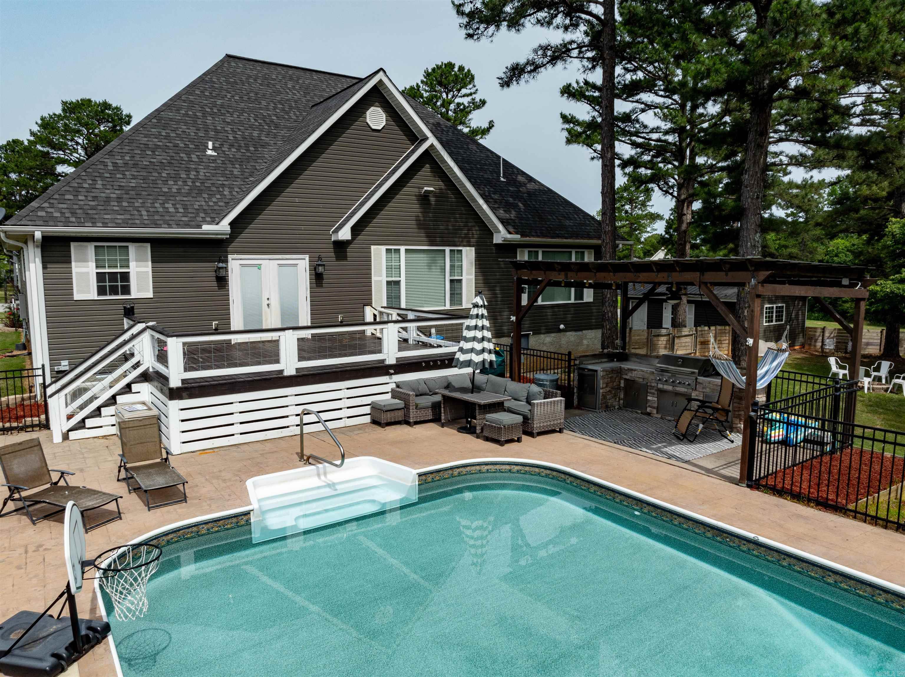 DOUBLE OAK ESTATES - Residential