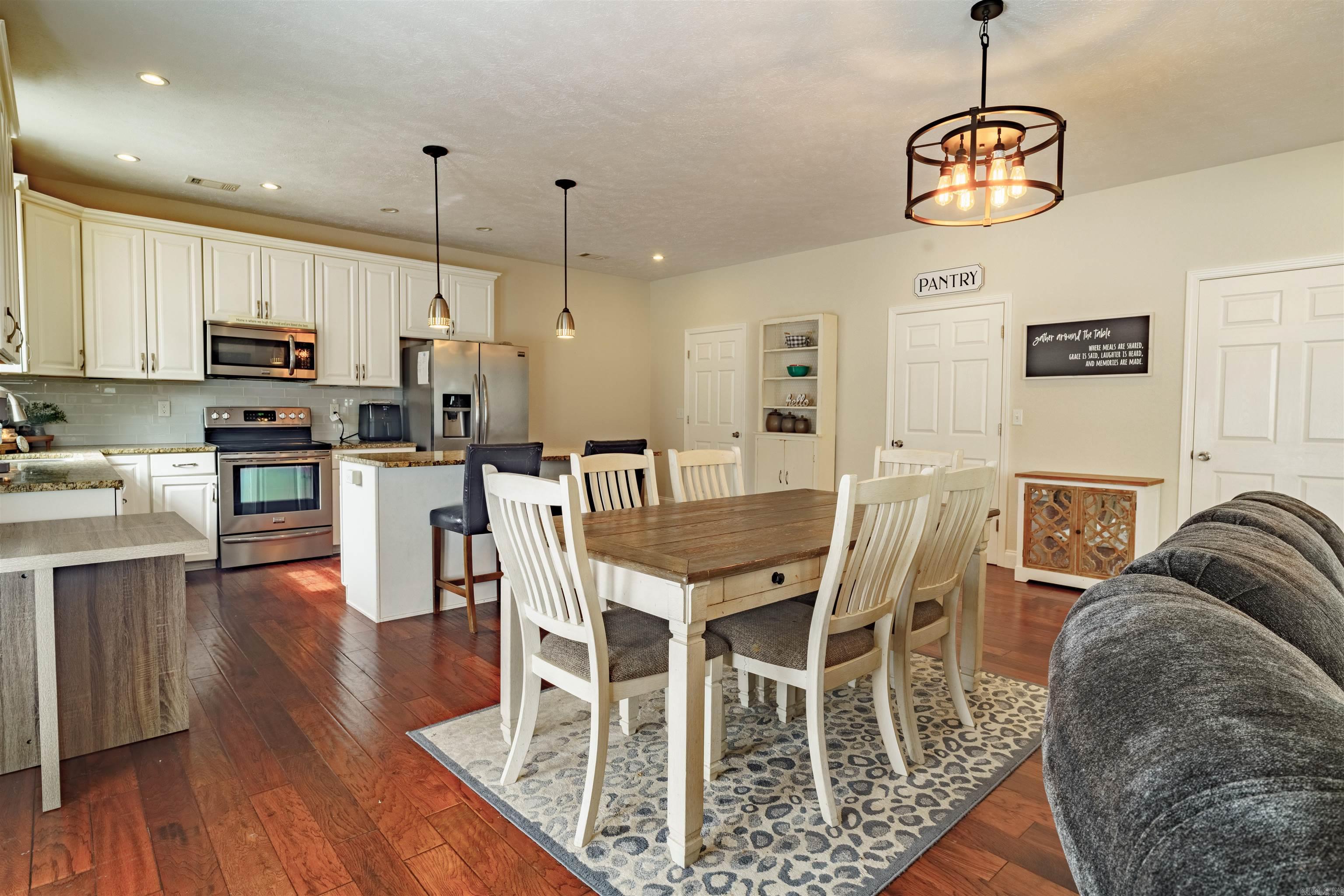 DOUBLE OAK ESTATES - Residential