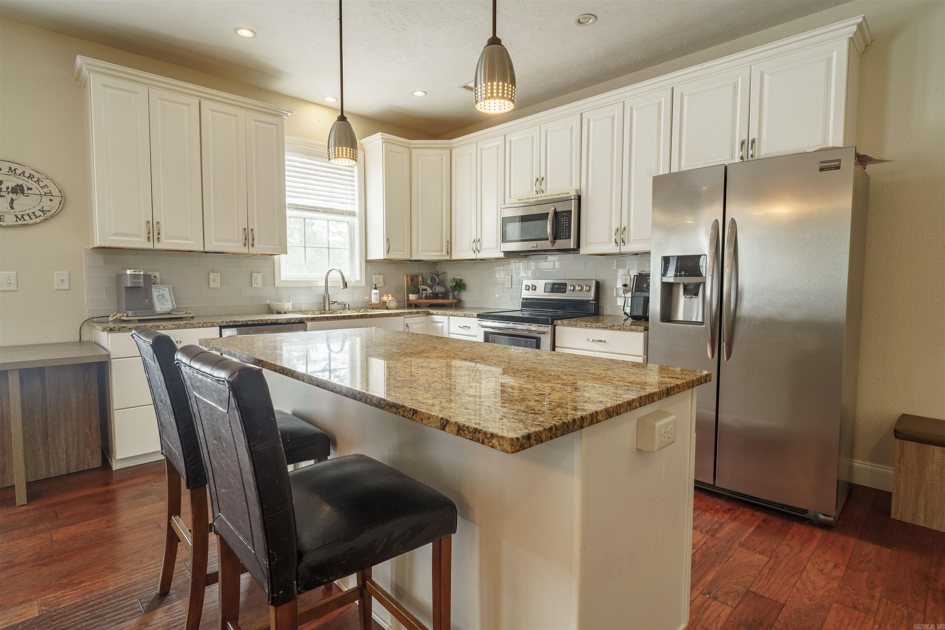 DOUBLE OAK ESTATES - Residential