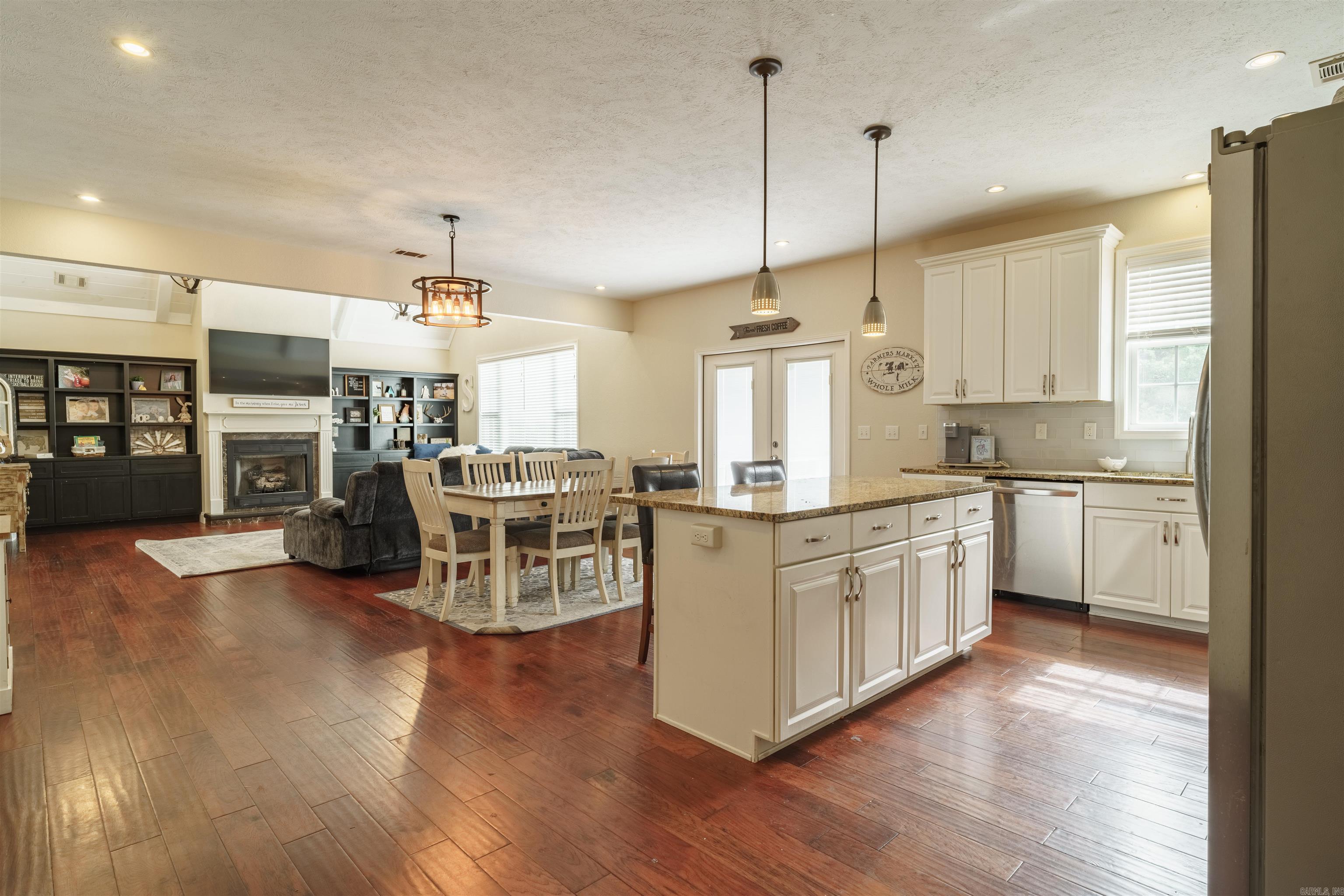 DOUBLE OAK ESTATES - Residential