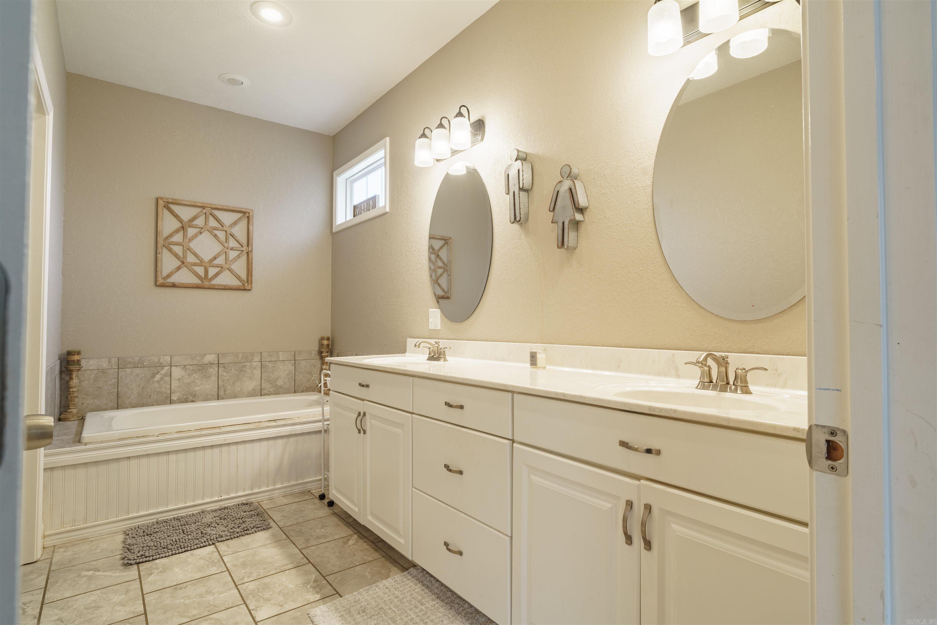 DOUBLE OAK ESTATES - Residential