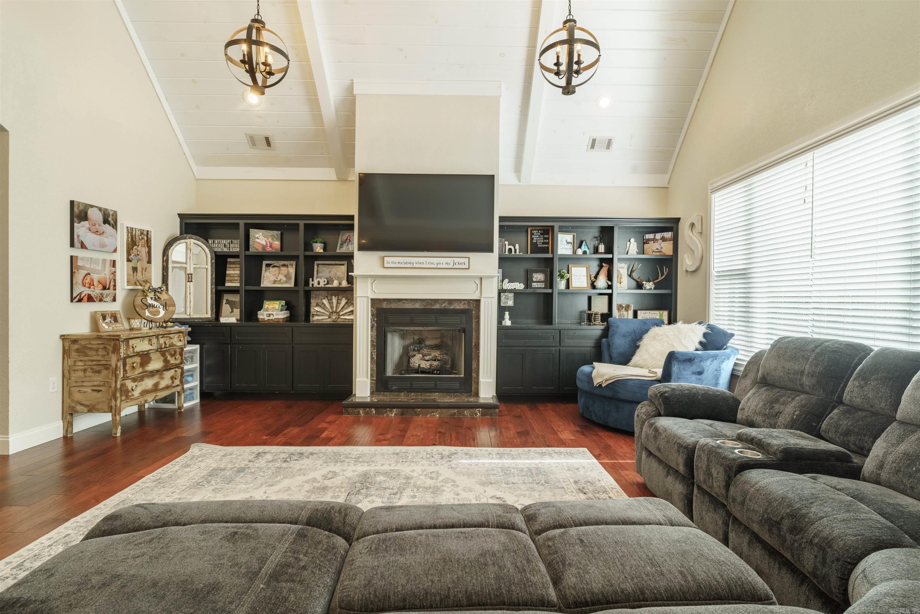 DOUBLE OAK ESTATES - Residential