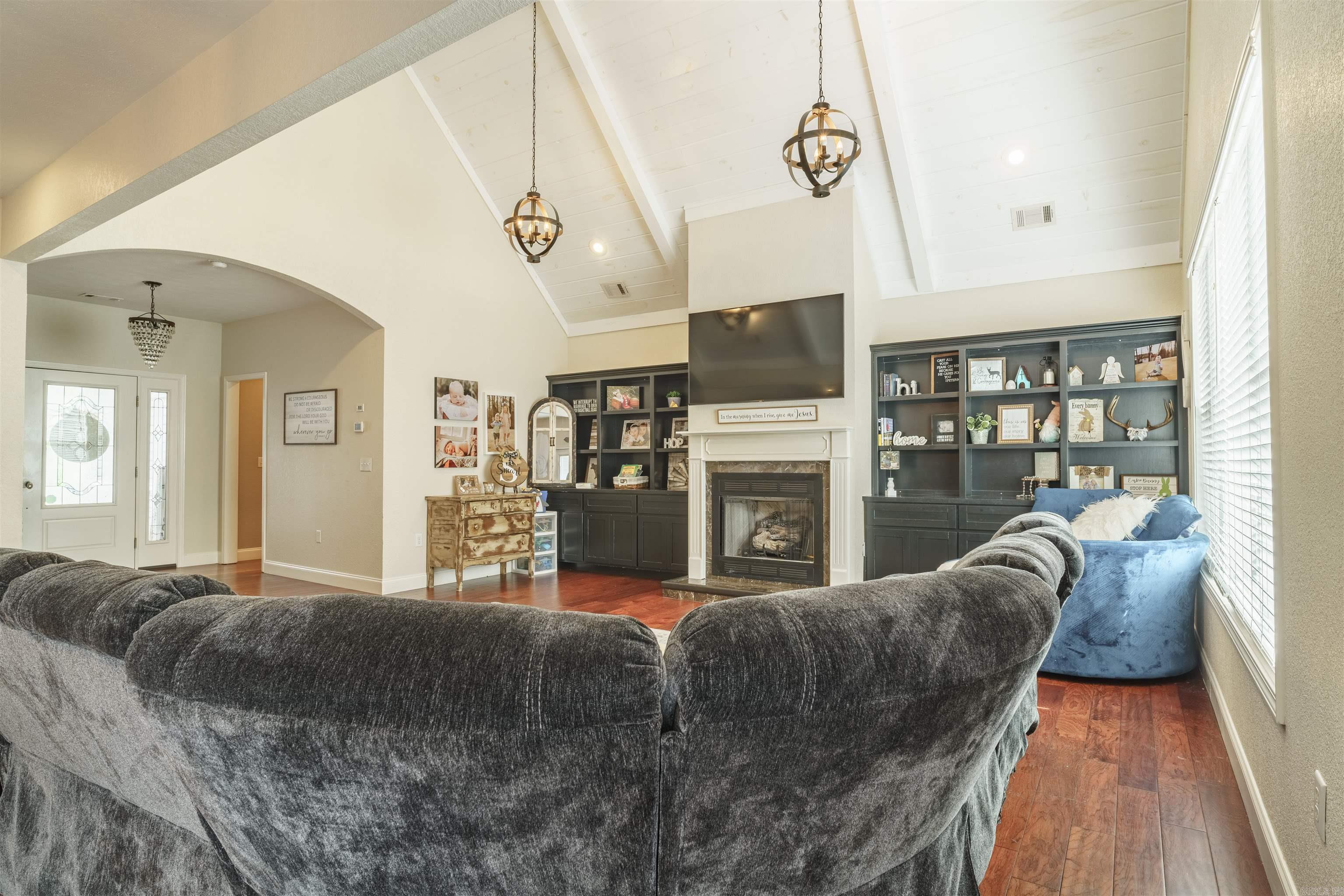 DOUBLE OAK ESTATES - Residential