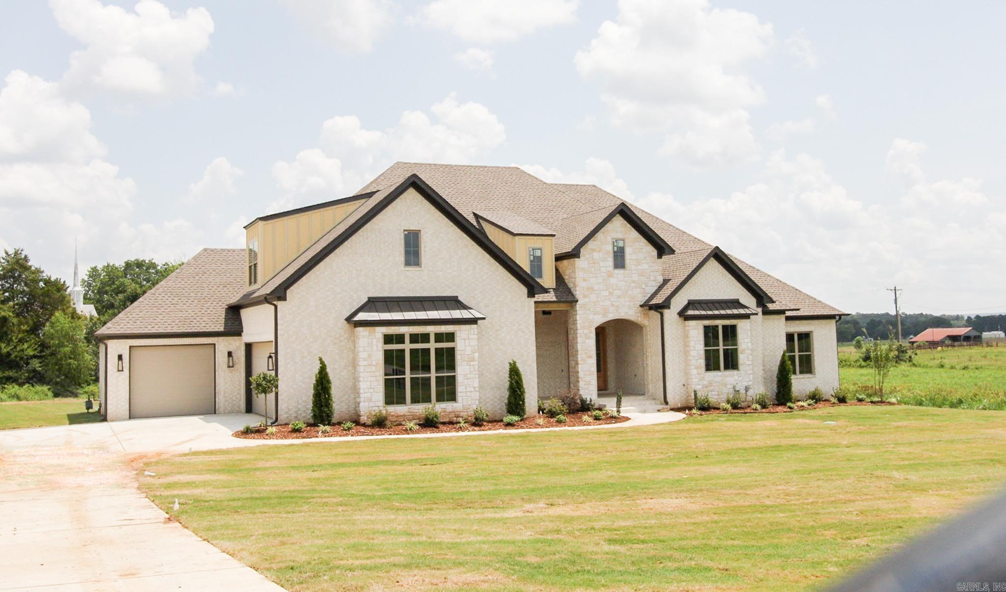 New construction home that will have stunning features throughout! Selections can still be made as well. Exterior will be mostly brick with stone accents! Quick access to Conway or Greenbrier and interstate.