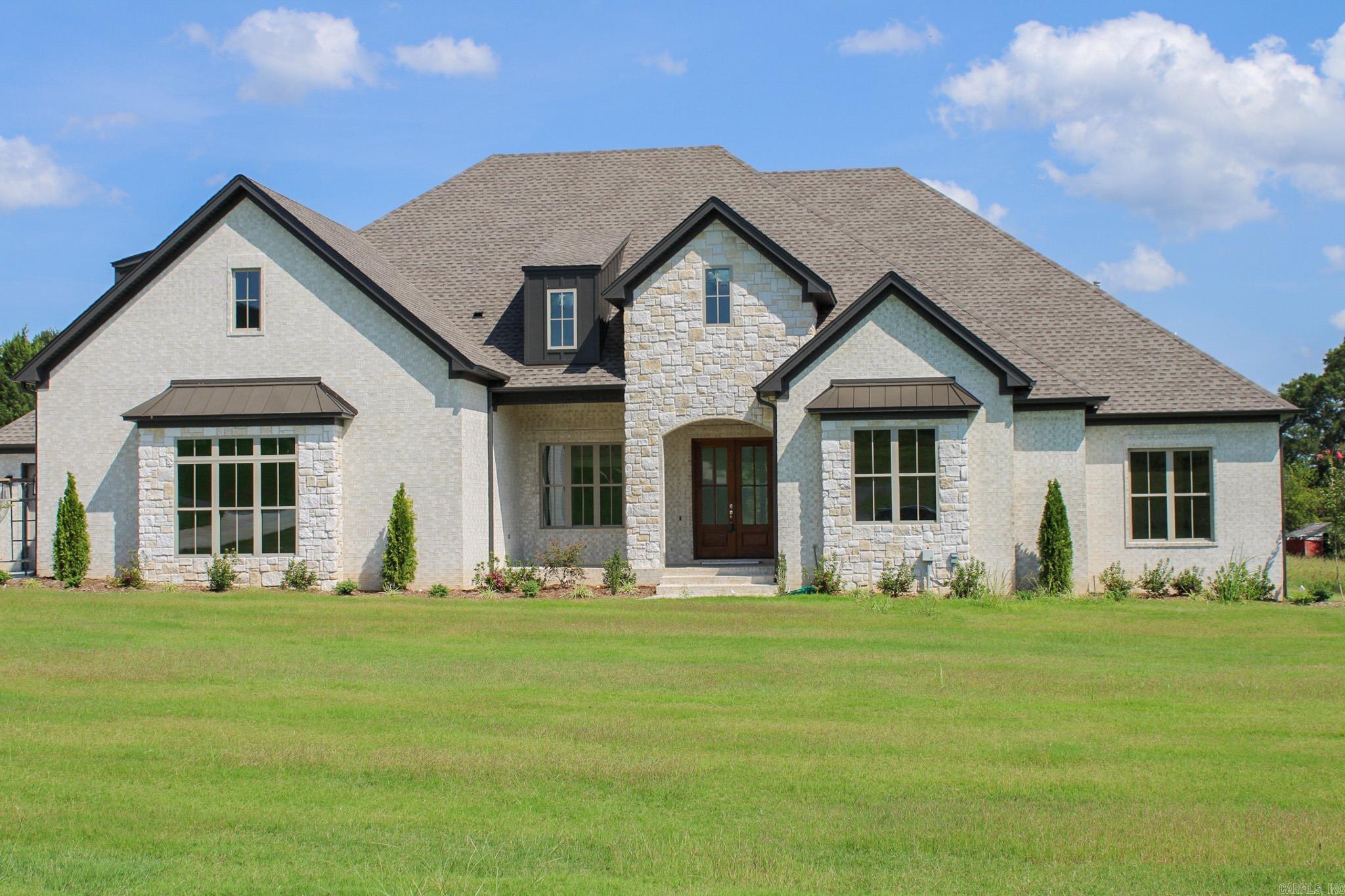 New construction home that will have stunning features throughout! Selections can still be made as well. Exterior will be mostly brick with stone accents! Quick access to Conway or Greenbrier and interstate.