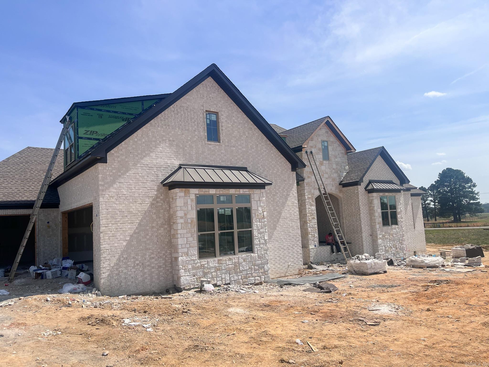 New construction home that will have stunning features throughout! Selections can still be made as well. Exterior will be mostly brick with stone accents! Quick access to Conway or Greenbrier and interstate.