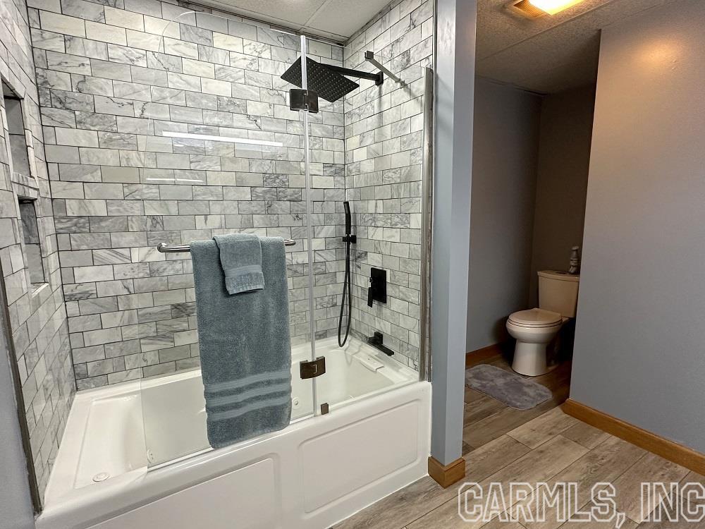 BAYWOOD - LAKE - Residential