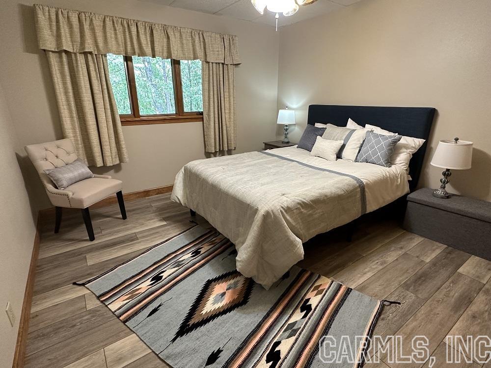 BAYWOOD - LAKE - Residential