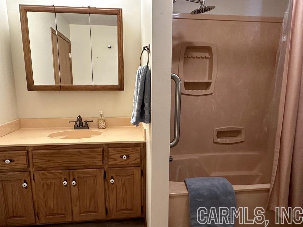 BAYWOOD - LAKE - Residential