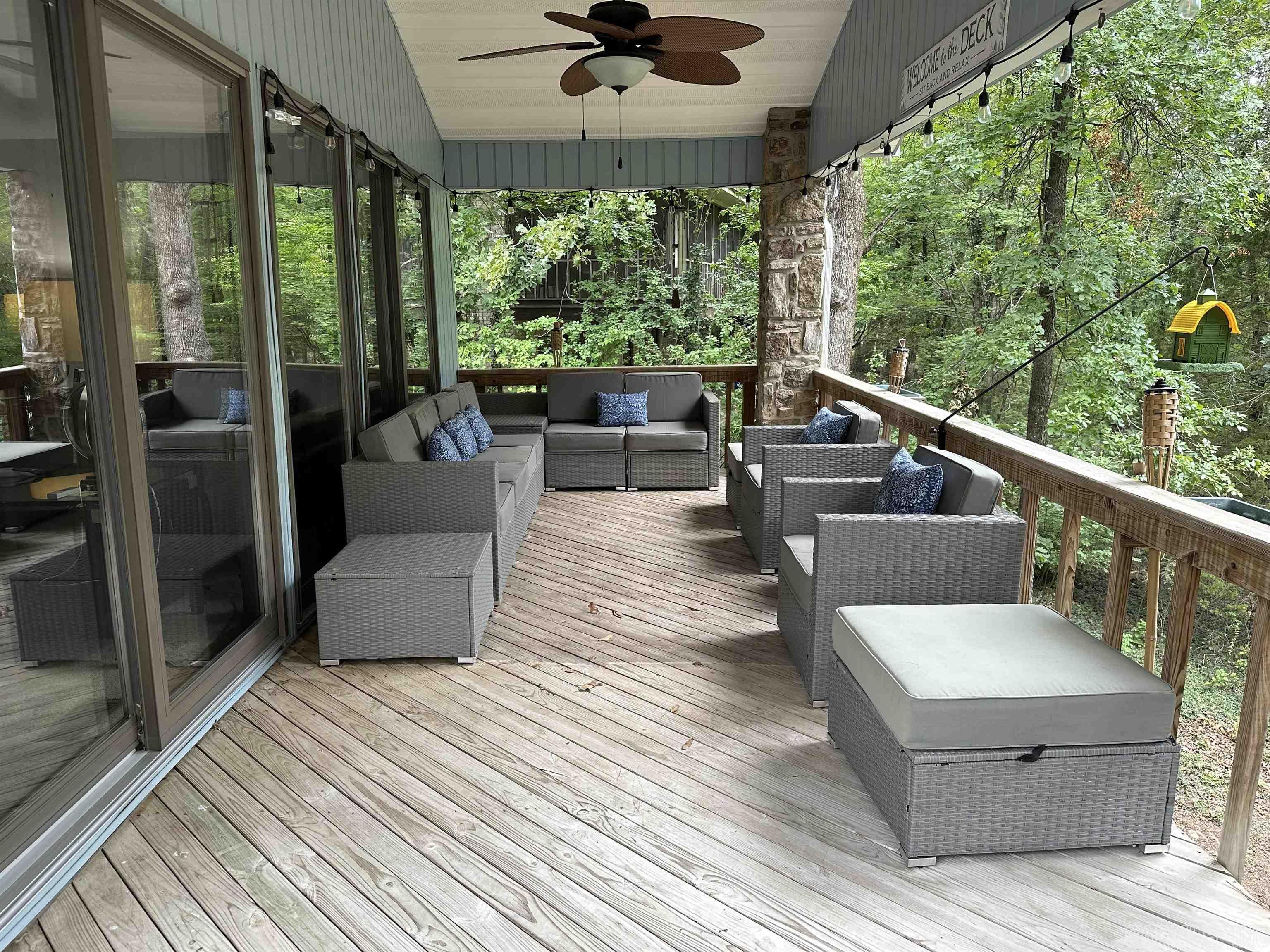 BAYWOOD - LAKE - Residential