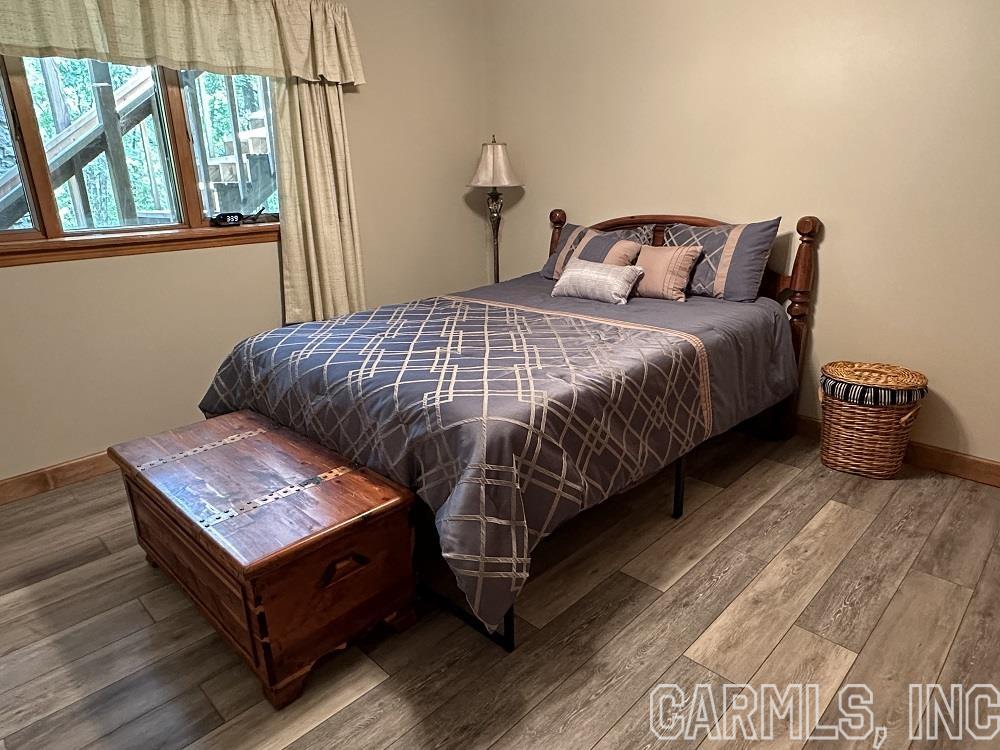 BAYWOOD - LAKE - Residential