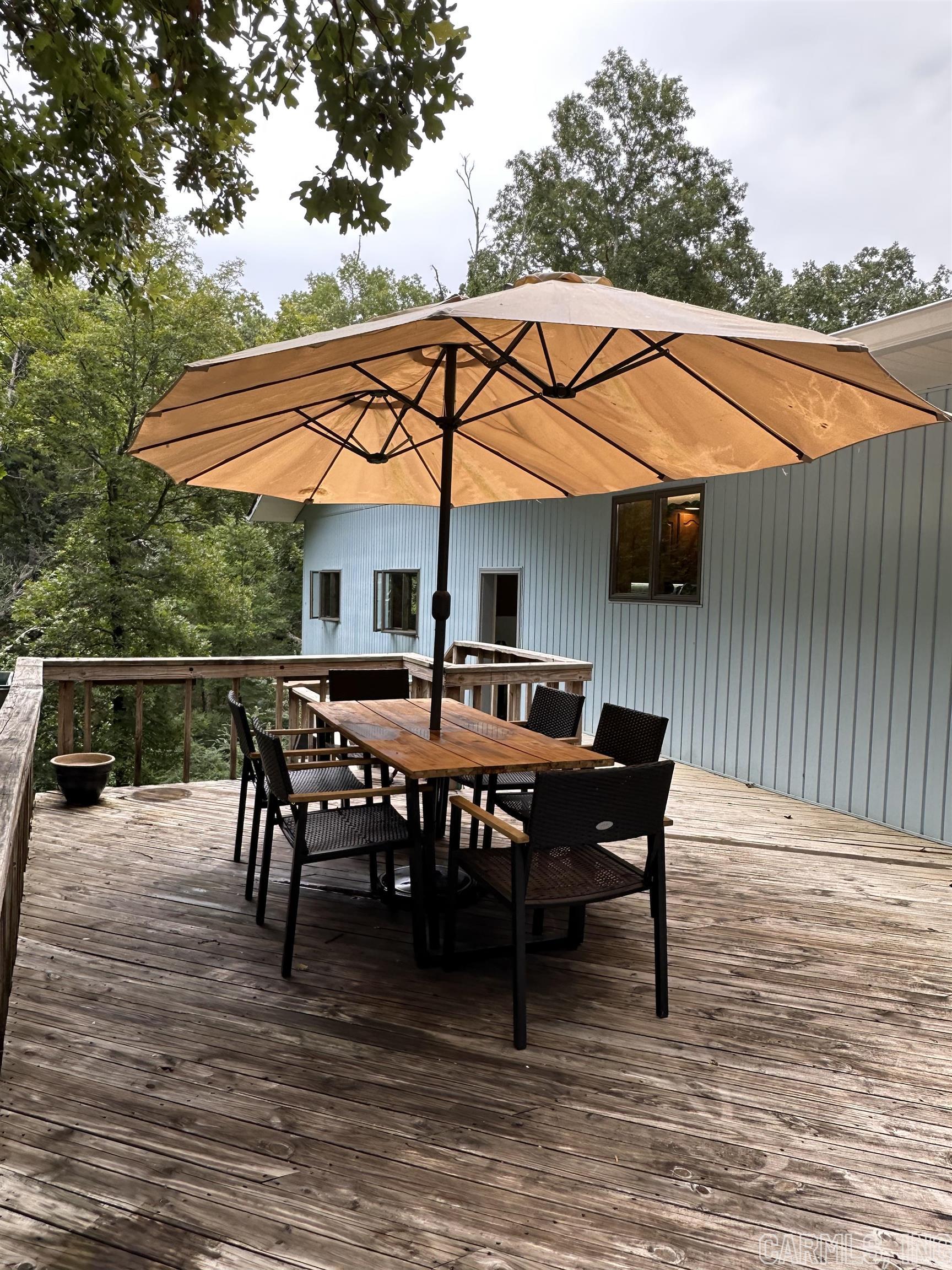 BAYWOOD - LAKE - Residential