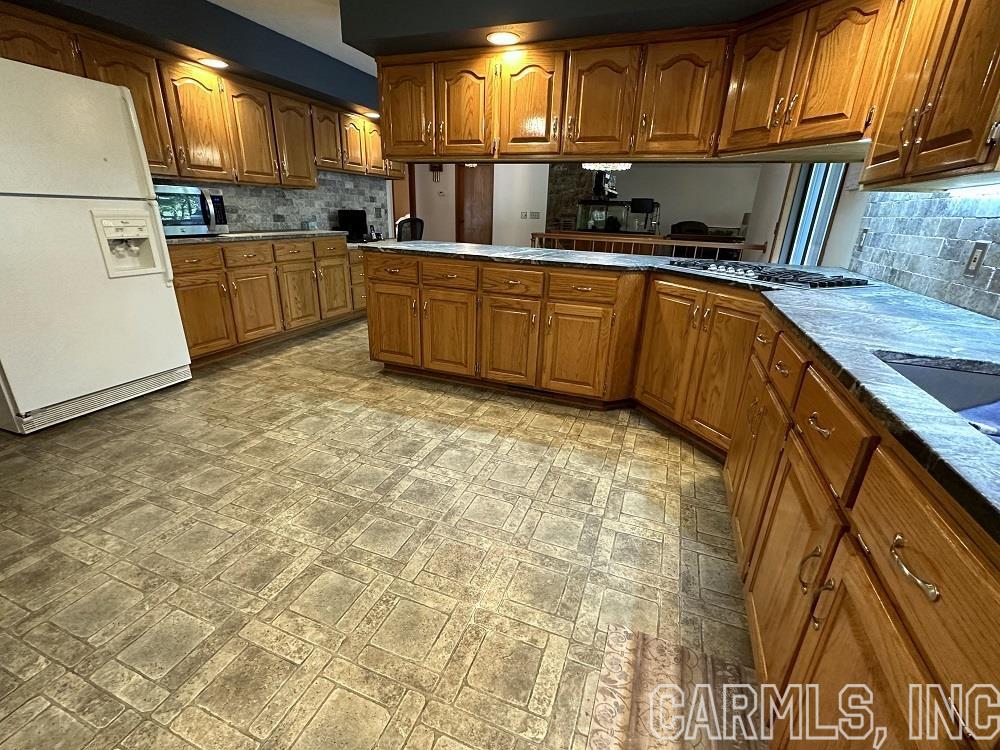 BAYWOOD - LAKE - Residential