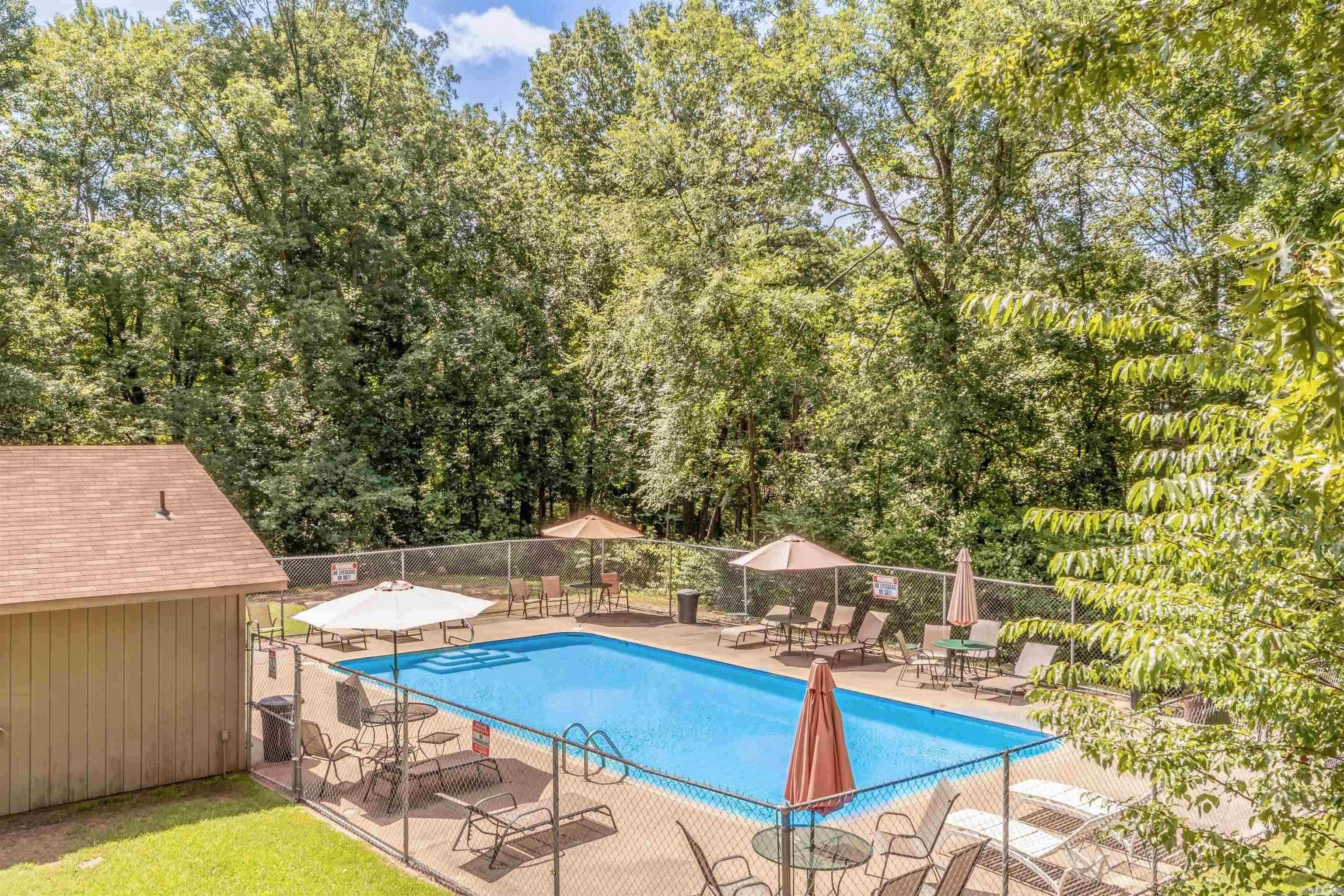 WOODLAND HILLS TO LR - Residential