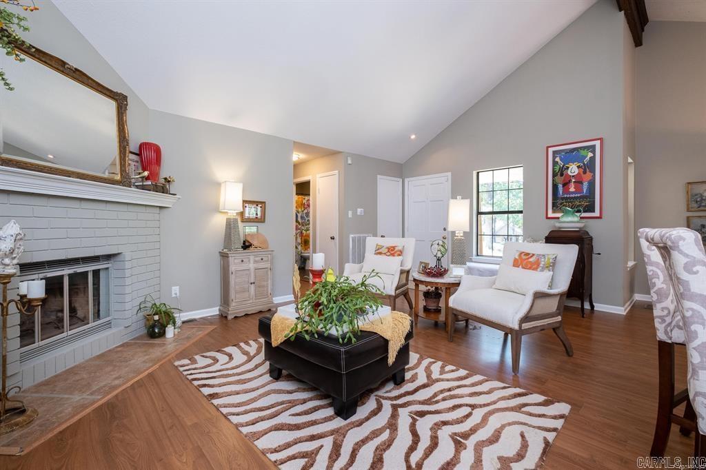 WOODLAND HILLS TO LR - Residential