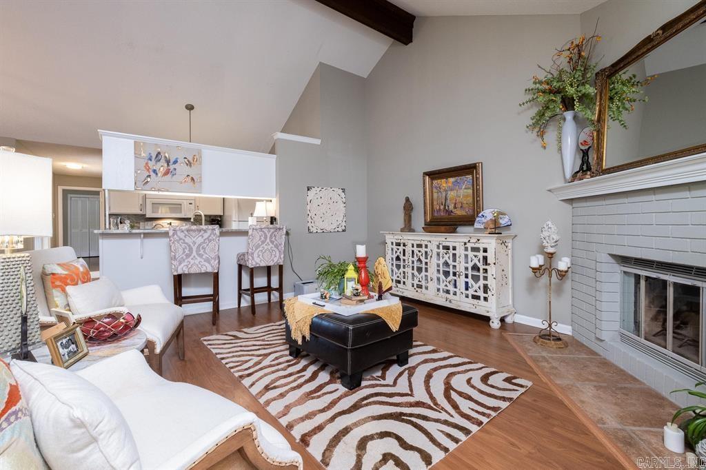 WOODLAND HILLS TO LR - Residential