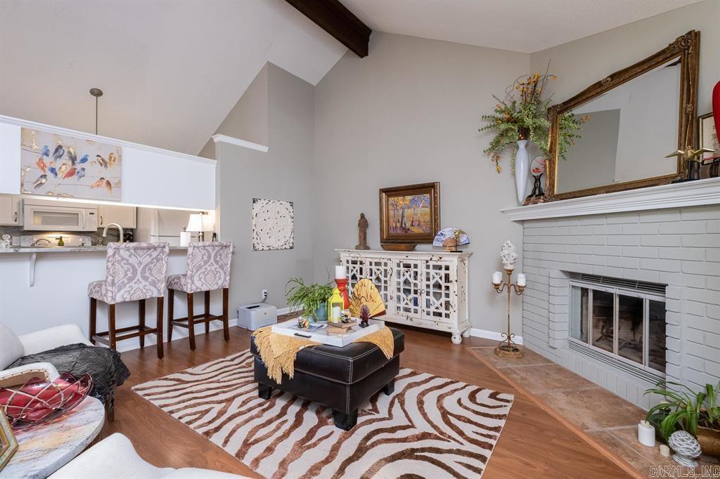 WOODLAND HILLS TO LR - Residential